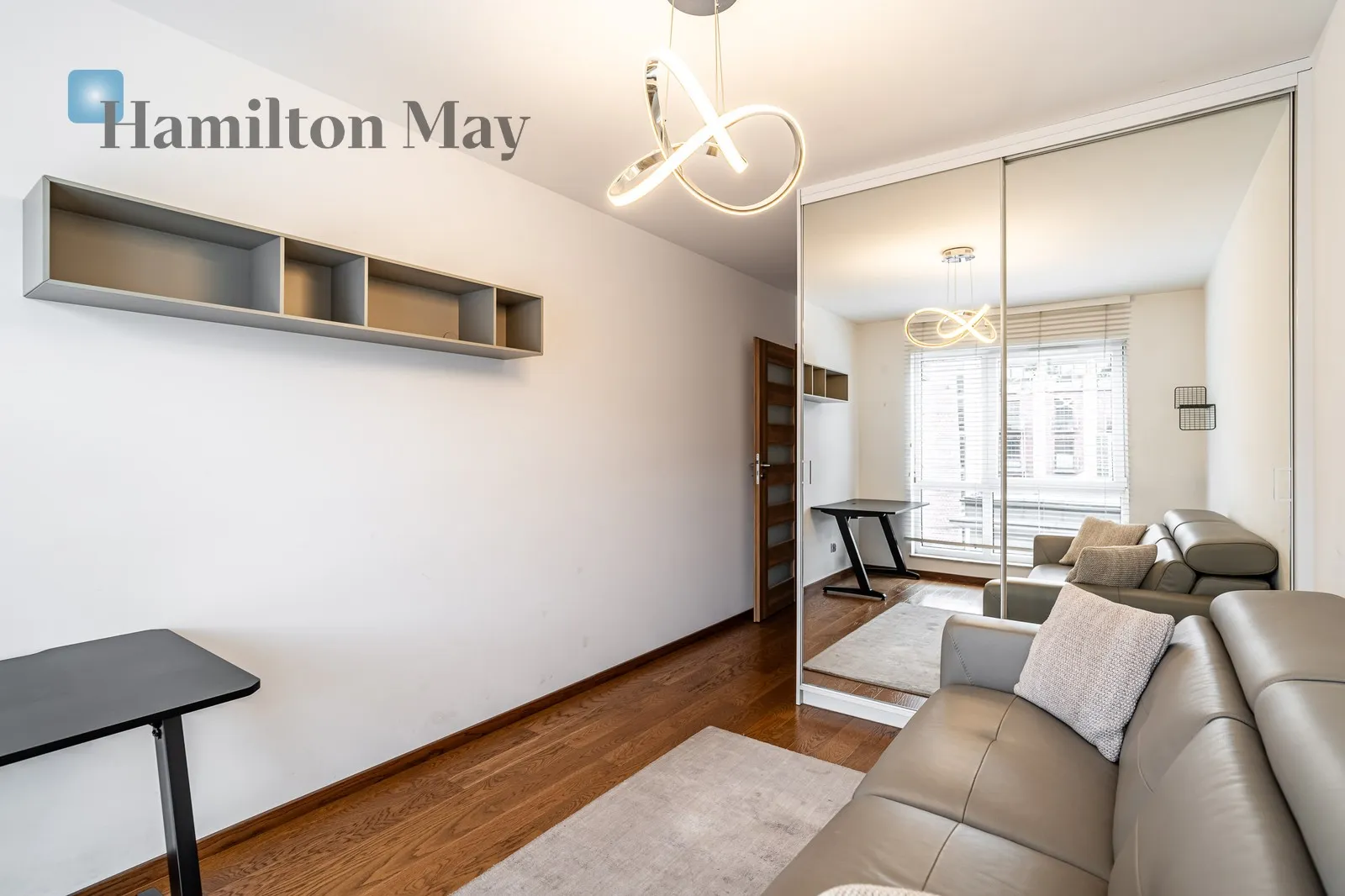 Елегантна квартира в Заблочі з лоджією, гаражем та коморою - slider