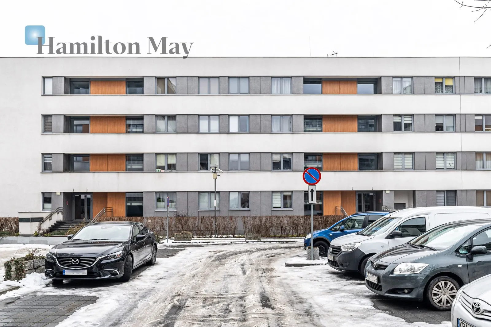 Trzypokojowe mieszkanie na wynajem z balkonem i garażem - slider