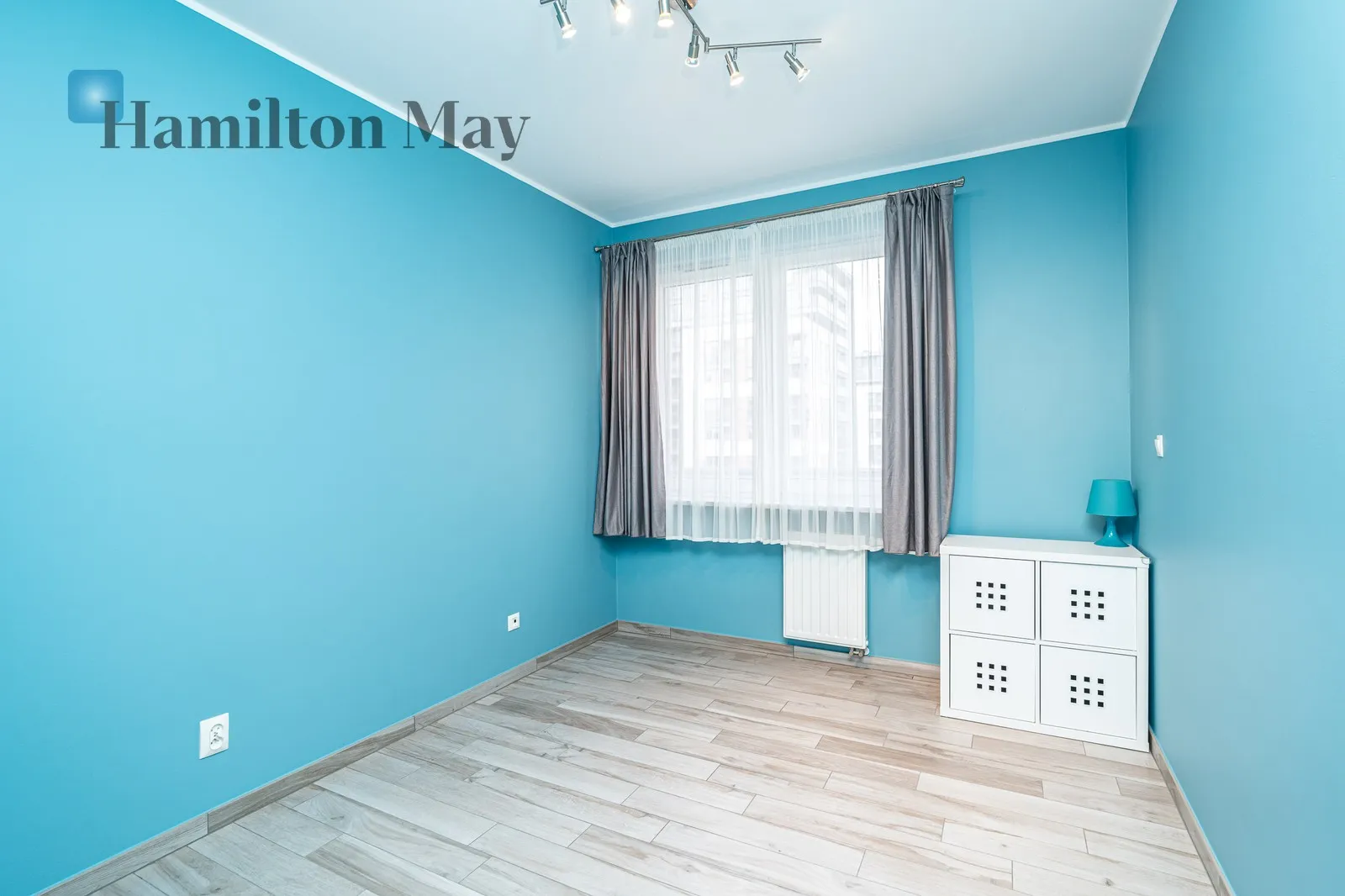 Trzypokojowe mieszkanie na wynajem z balkonem i garażem - slider