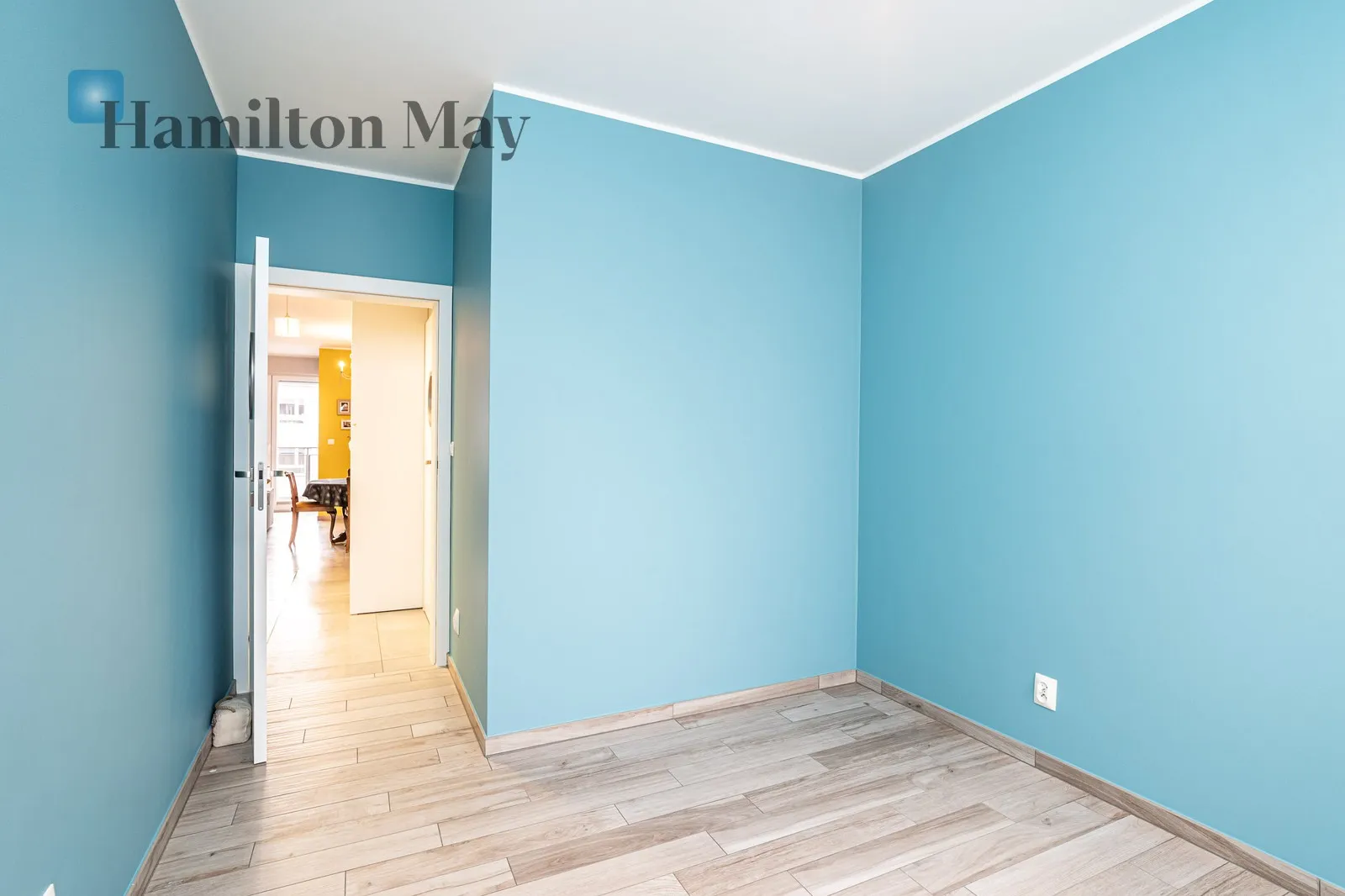 Trzypokojowe mieszkanie na wynajem z balkonem i garażem - slider