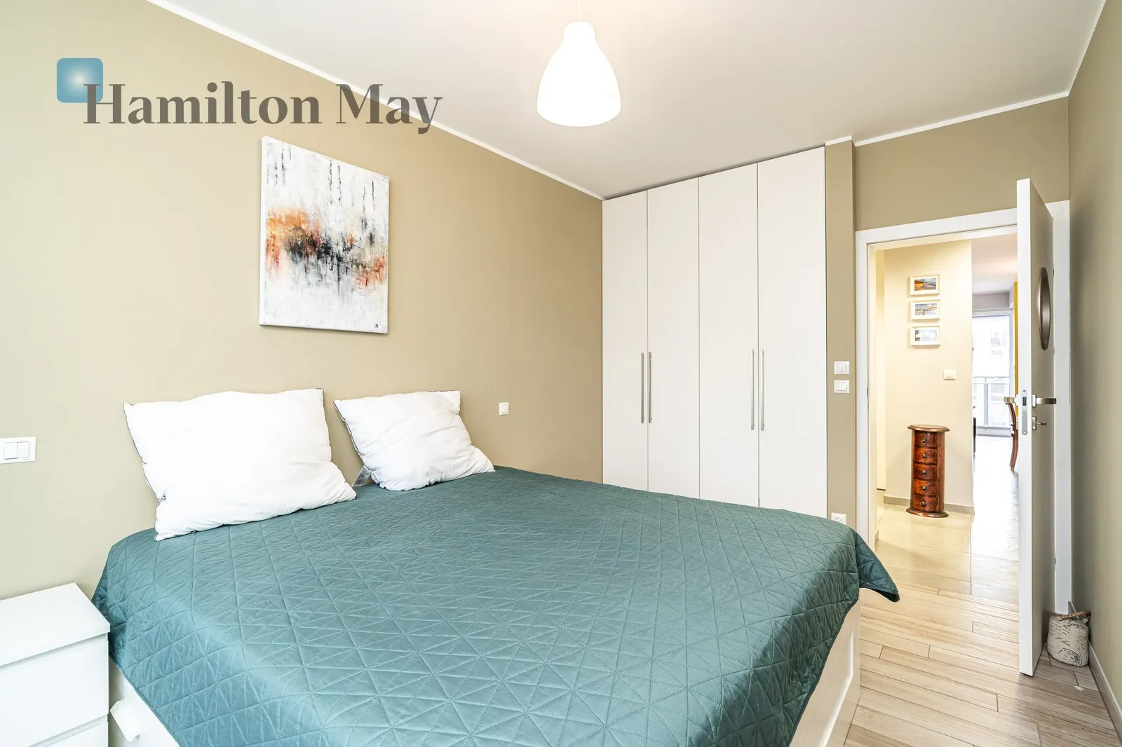 Trzypokojowe mieszkanie na wynajem z balkonem i garażem - slider