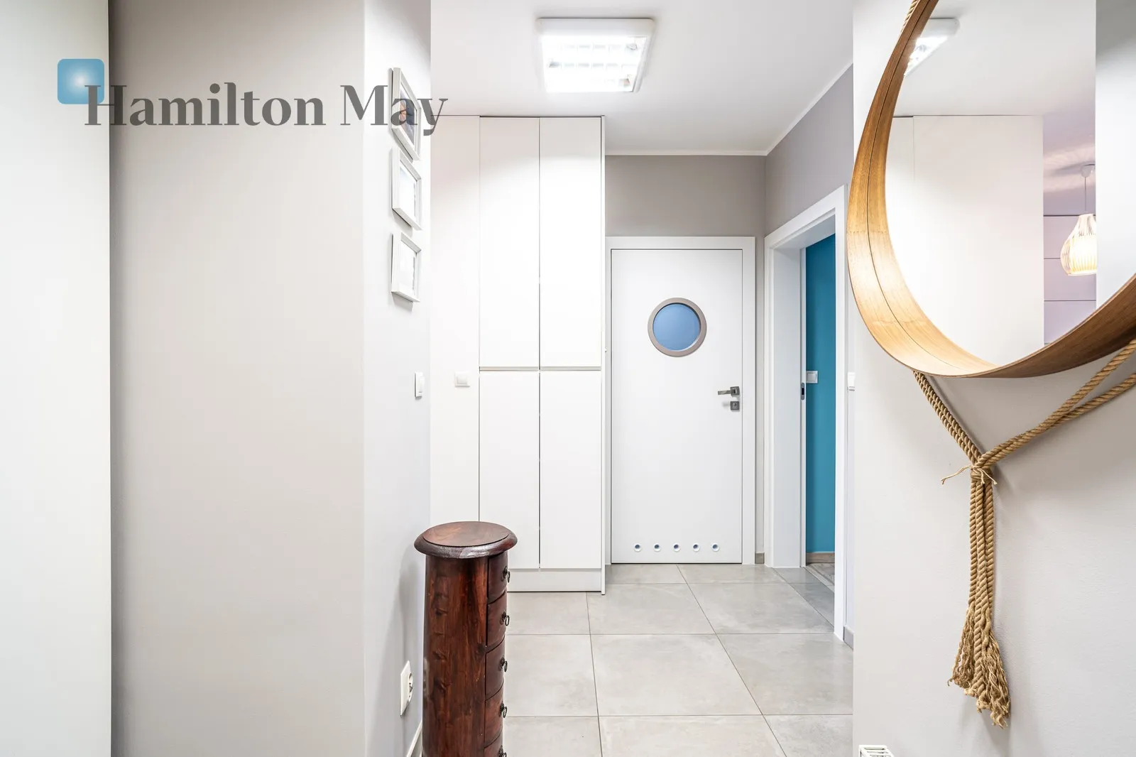 Trzypokojowe mieszkanie na wynajem z balkonem i garażem - slider