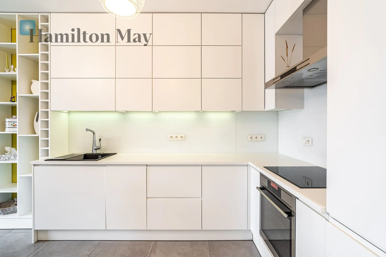 Trzypokojowe mieszkanie na wynajem z balkonem i garażem - slider