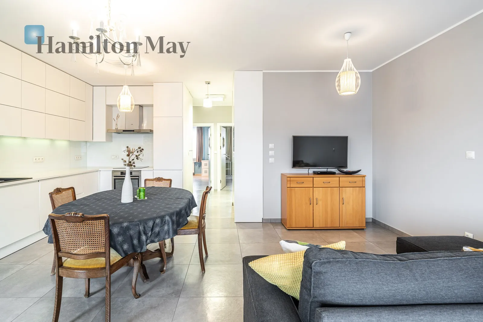 Trzypokojowe mieszkanie na wynajem z balkonem i garażem - slider