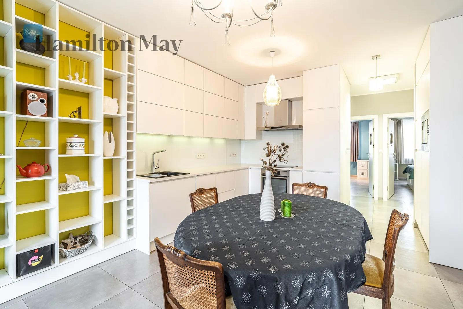 Trzypokojowe mieszkanie na wynajem z balkonem i garażem - slider