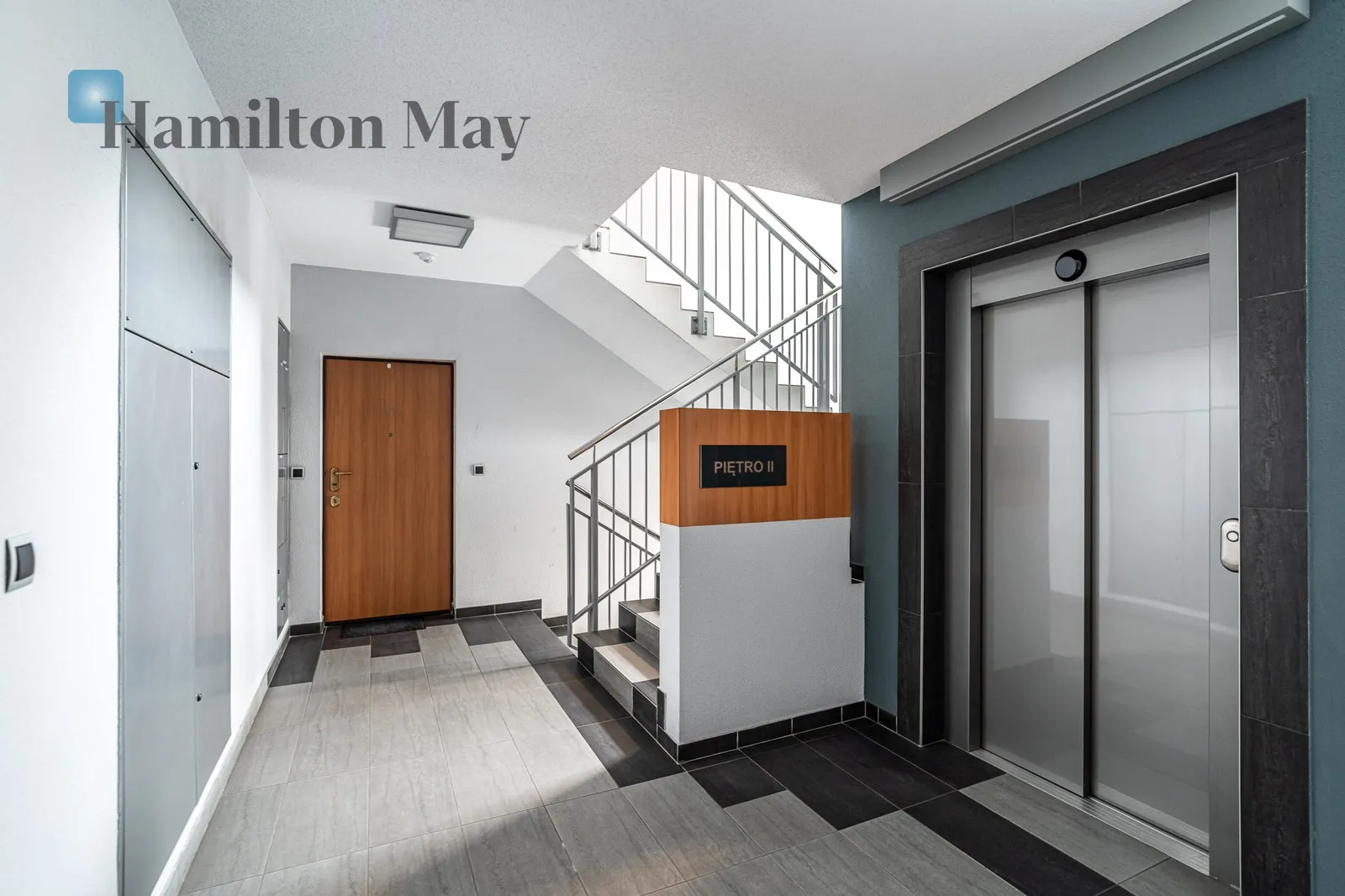 Trzypokojowe mieszkanie na wynajem z balkonem i garażem - slider