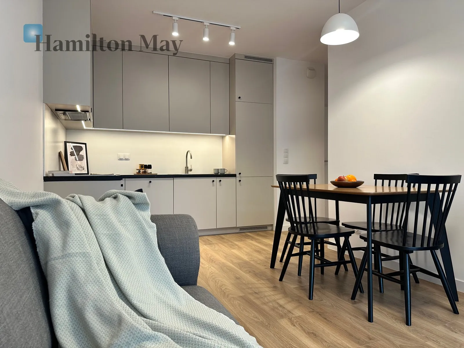 City: Warszawa Street: Bokserska Region: Mokotów Subregion: Służewiec Distance to centre: 6.51 km Level: 2 Price: 1020000 PLN Bedrooms: 2 Bathrooms: 1 Size: 50.34m2 - slider