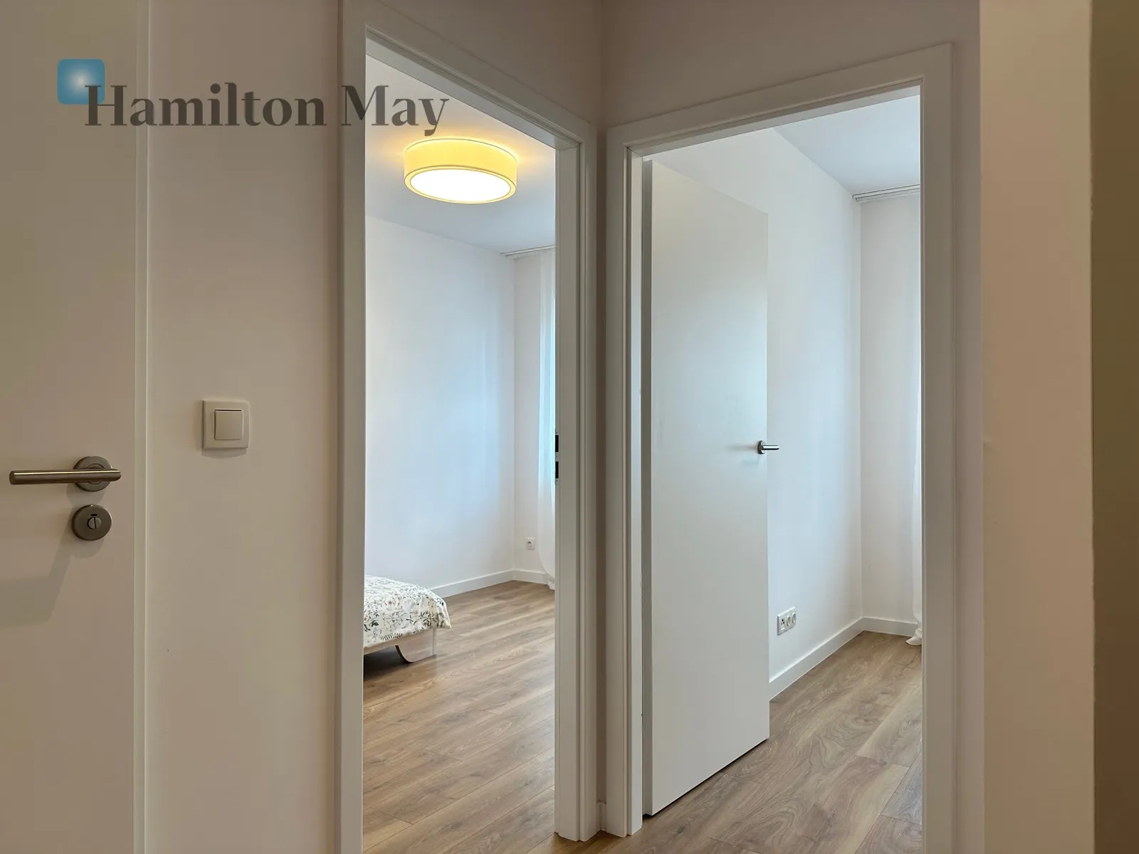 Region: Mokotów Subregion: Służewiec Distance to centre: 6.51 km Level: 2 Price: 1020000 PLN Bedrooms: 2 Bathrooms: 1 Size: 50.34m2 - slider