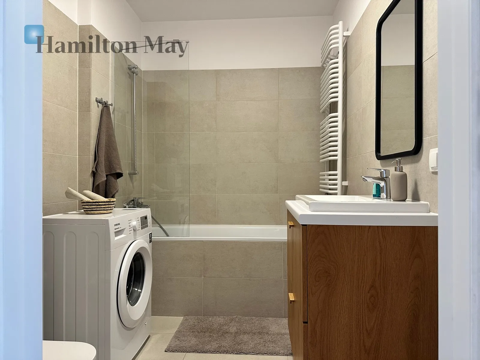 Street: Bokserska Region: Mokotów Subregion: Służewiec Distance to centre: 6.51 km Level: 2 Price: 1020000 PLN Bedrooms: 2 - slider