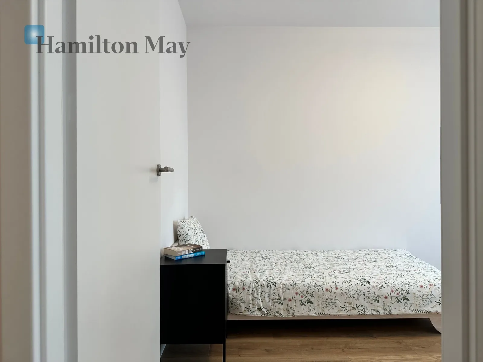 Subregion: Służewiec Distance to centre: 6.51 km Level: 2 Price: 1020000 PLN Bedrooms: 2 Bathrooms: 1 Size: 50.34m2 Price/m2: 20262 PLN - slider