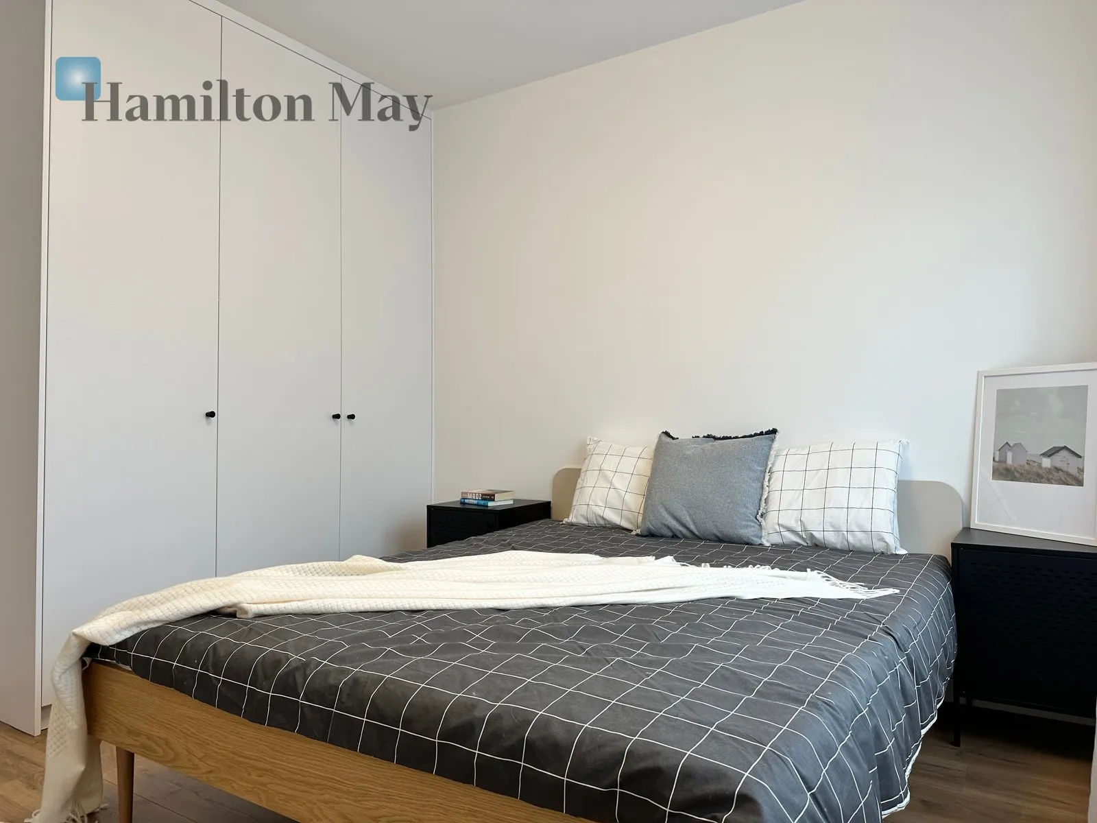 Subregion: Służewiec Distance to centre: 6.51 km Level: 8 Price: 985000 PLN Bedrooms: 1 Bathrooms: 1 Size: 46.36m2 - slider