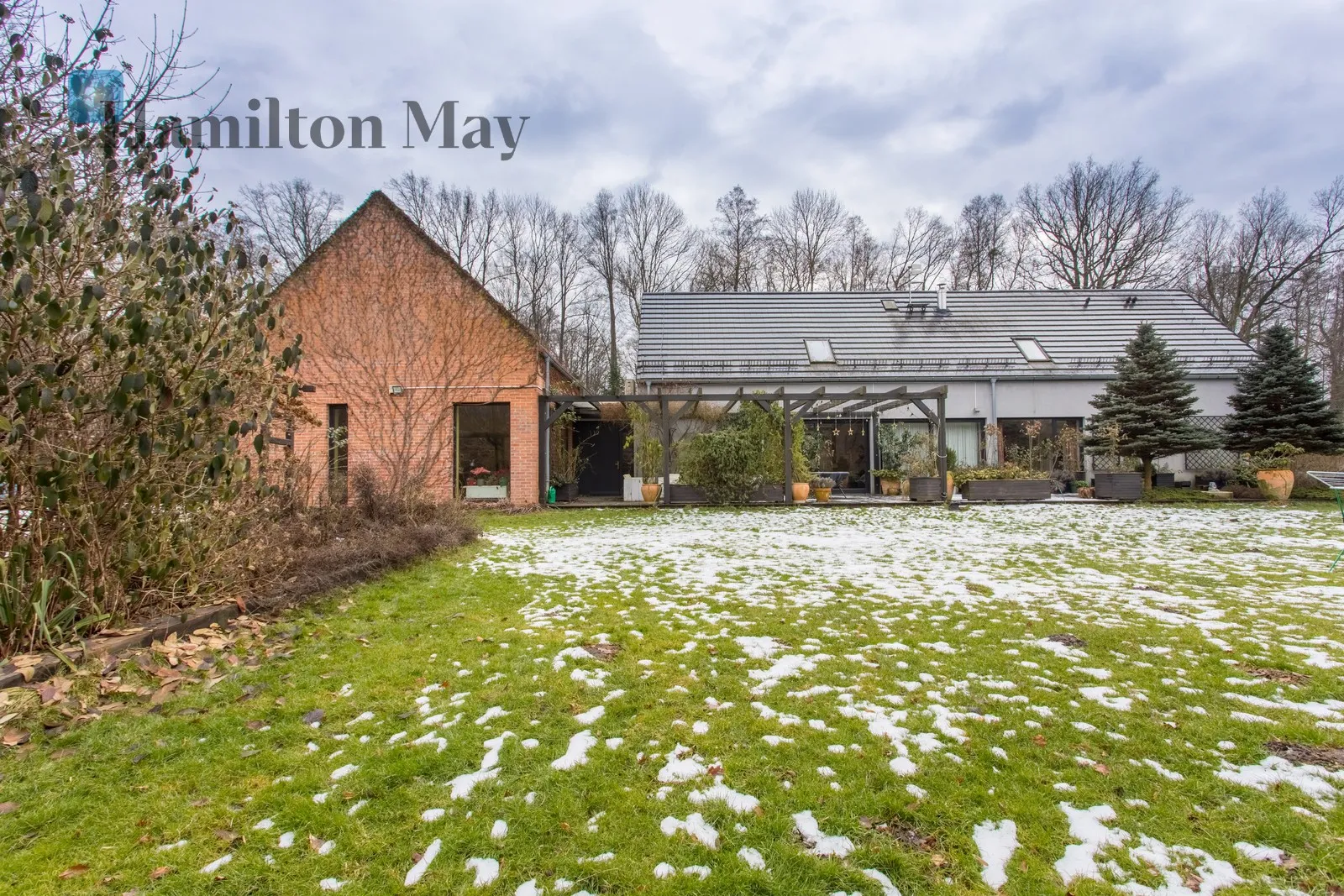 Street: Główna Region: Chwałowice Distance to centre: 27.34 km Price: 2899000 PLN - slider