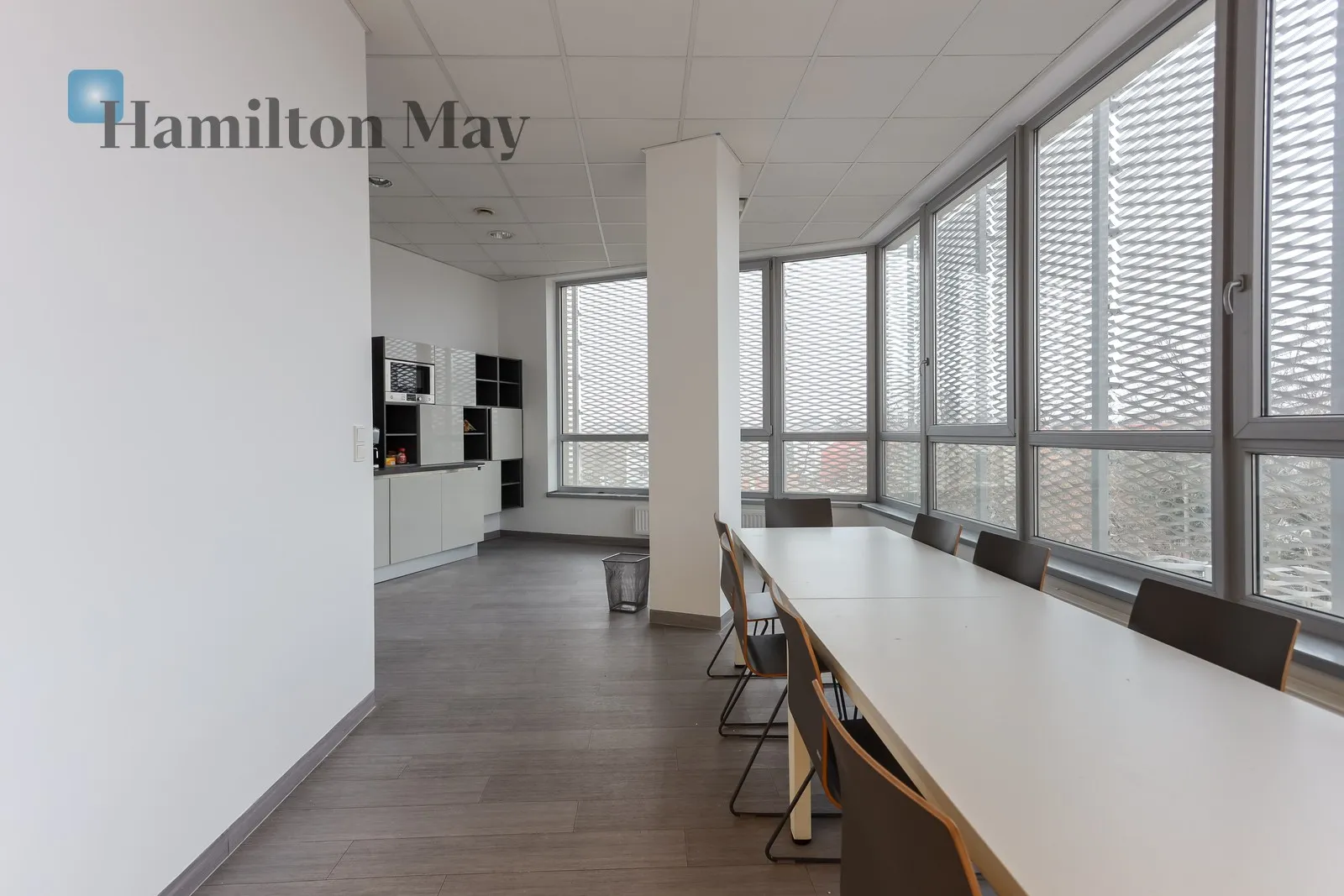 Street: Wałbrzyska Region: Krzyki Subregion: Klecina Distance to centre: 6.24 km Level: 3 Price: 45510 PLN Bedrooms: null Bathrooms: null Plot size: nullm2 Layout: null Price/m2: 75 PLN - slider