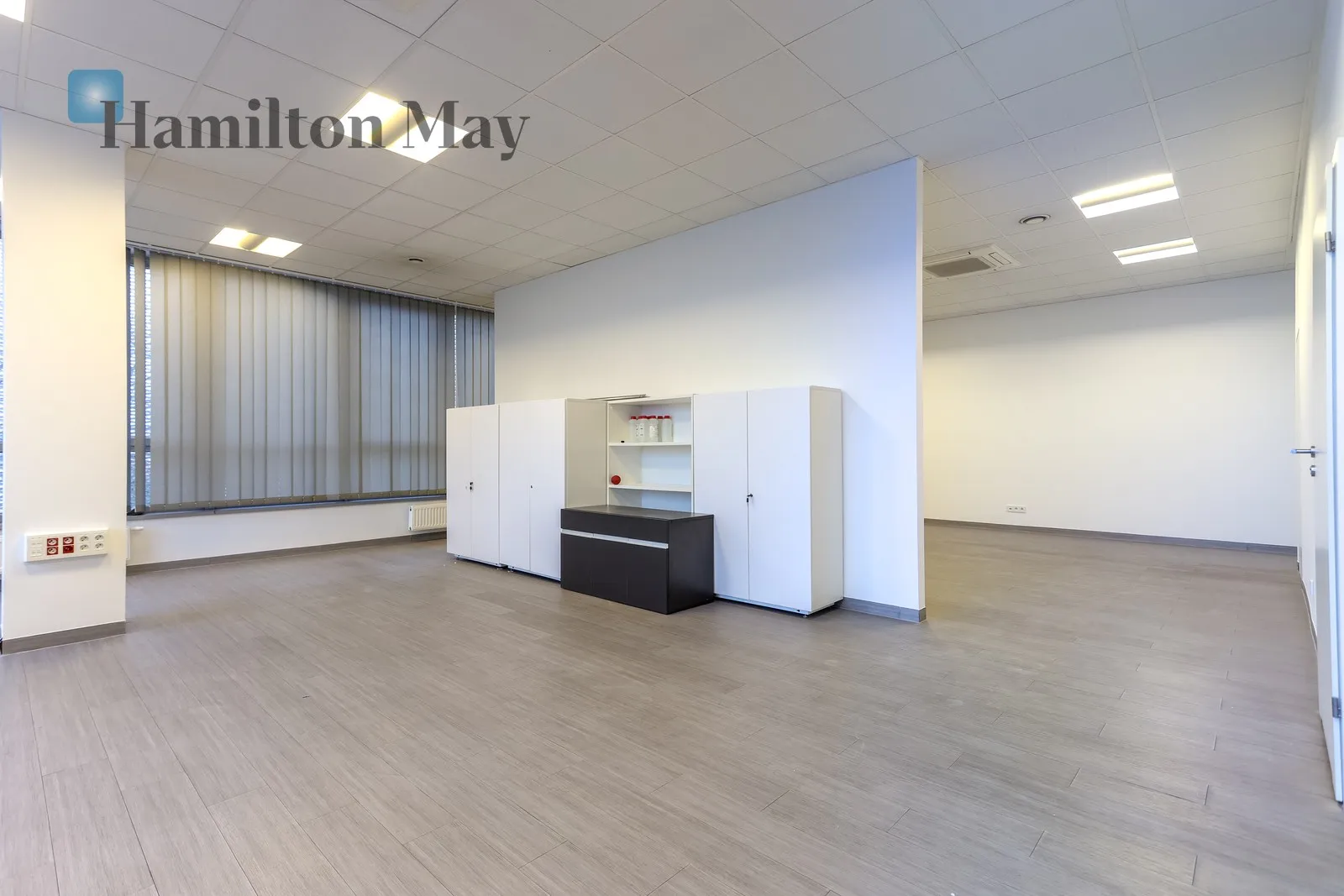 City: Wrocław Street: Wałbrzyska Region: Krzyki Subregion: Klecina Distance to centre: 6.24 km Level: 3 Price: 45510 PLN Bedrooms: null - slider