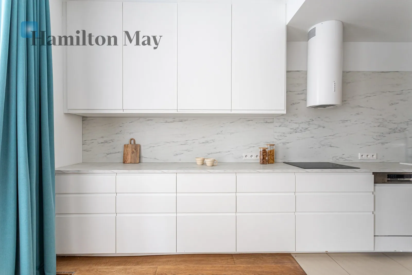 Street: Sarmacka Region: Wilanów Subregion: Błonia Wilanowskie Distance to centre: 9.49 km Price: 2502732 PLN Bedrooms: 3 Bathrooms: null - slider