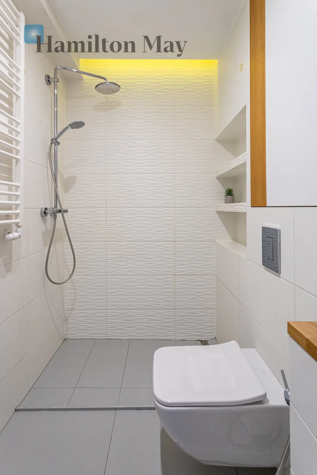 Subregion: Błonia Wilanowskie Distance to centre: 9.49 km Price: 2502732 PLN Bedrooms: 3 Bathrooms: null Size: 114.28m2 - slider