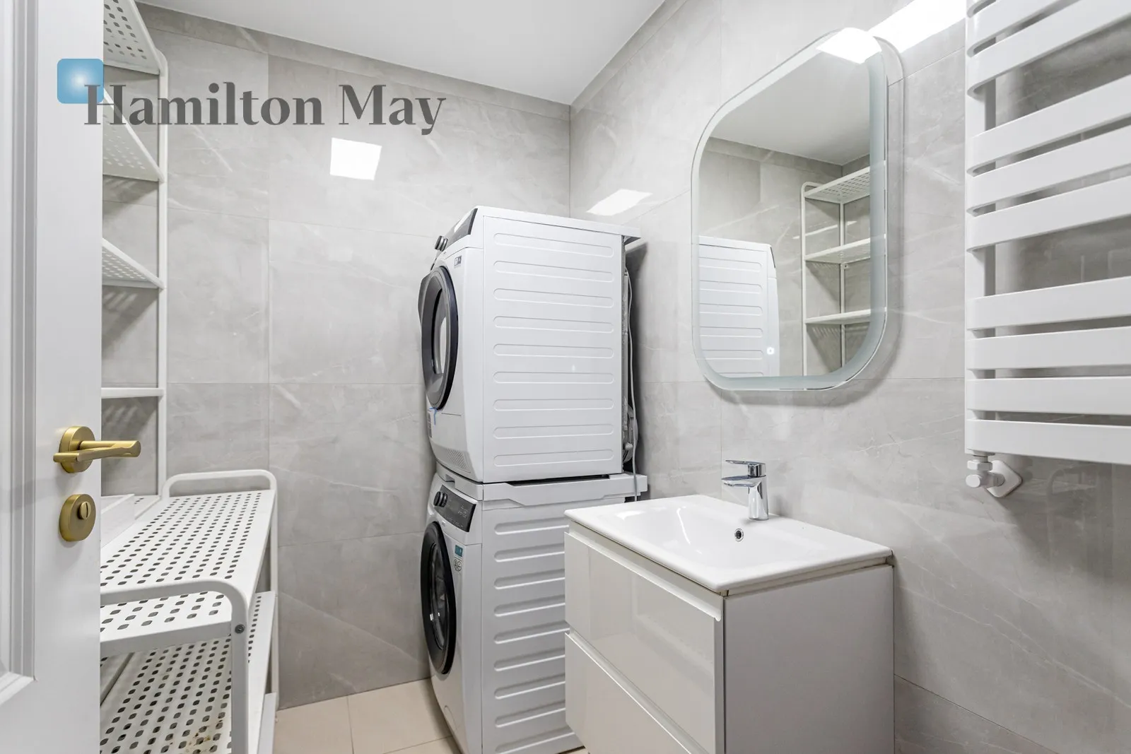 Distance to centre: 9.49 km Price: 2502732 PLN Bedrooms: 3 Bathrooms: null Size: 114.28m2 - slider