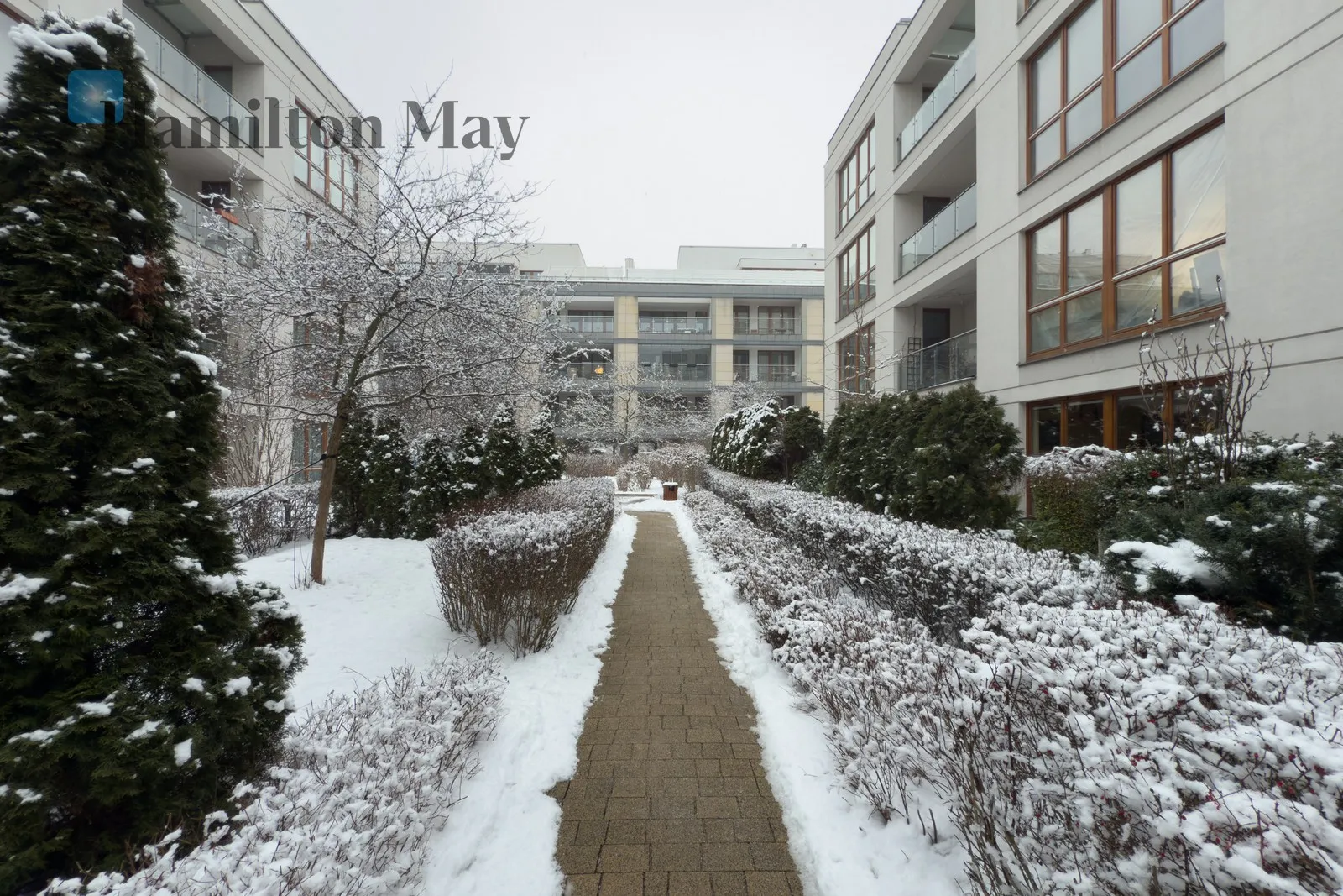 Distance to centre: 9.49 km Price: 2502732 PLN Bedrooms: 3 - slider