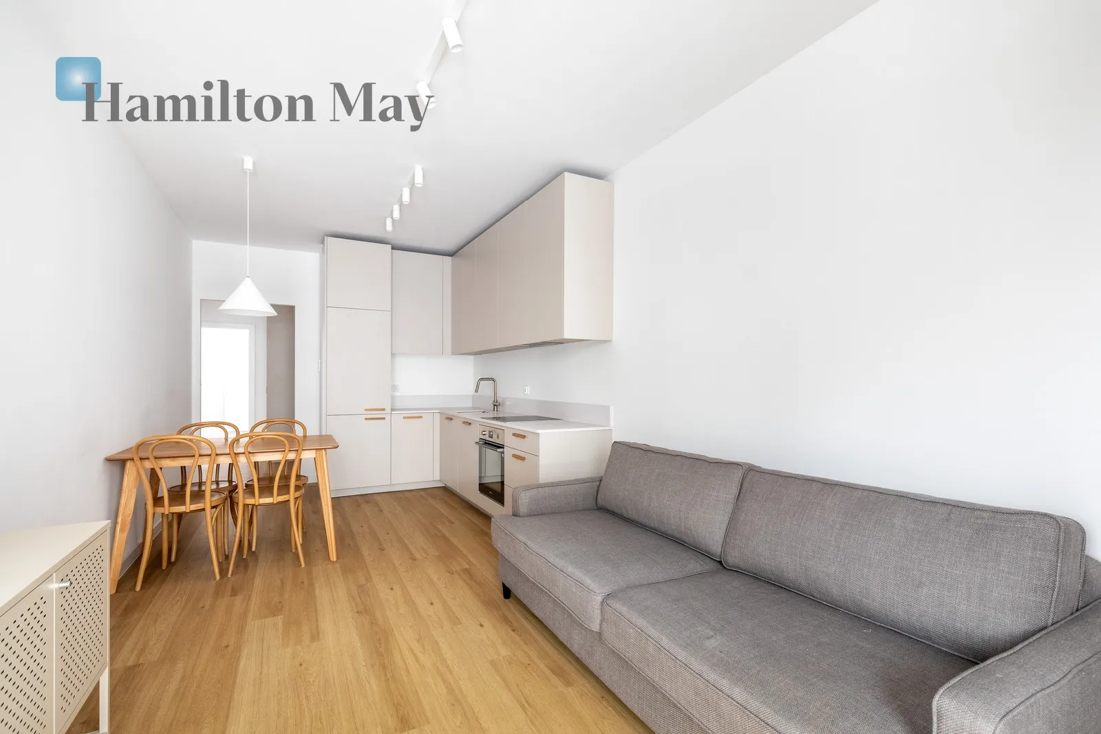 Bright and well-arranged 3 rooms | Terrace | Garden | Garage | Greenery around | 0% COMMISSION - slider