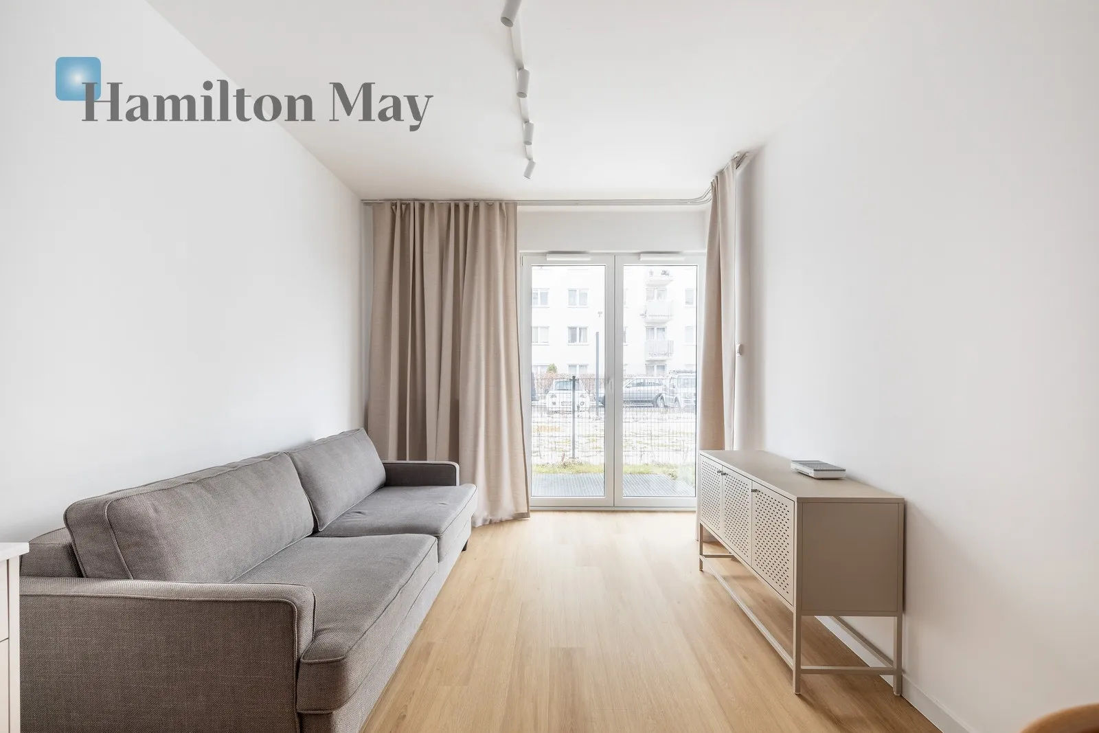 Bright and well-arranged 3 rooms | Terrace | Garden | Garage | Greenery around | 0% COMMISSION - slider