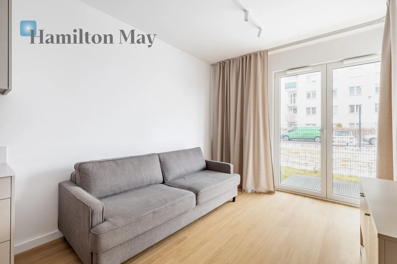 Bright and well-arranged 3 rooms | Terrace | Garden | Garage | Greenery around | 0% COMMISSION - slider