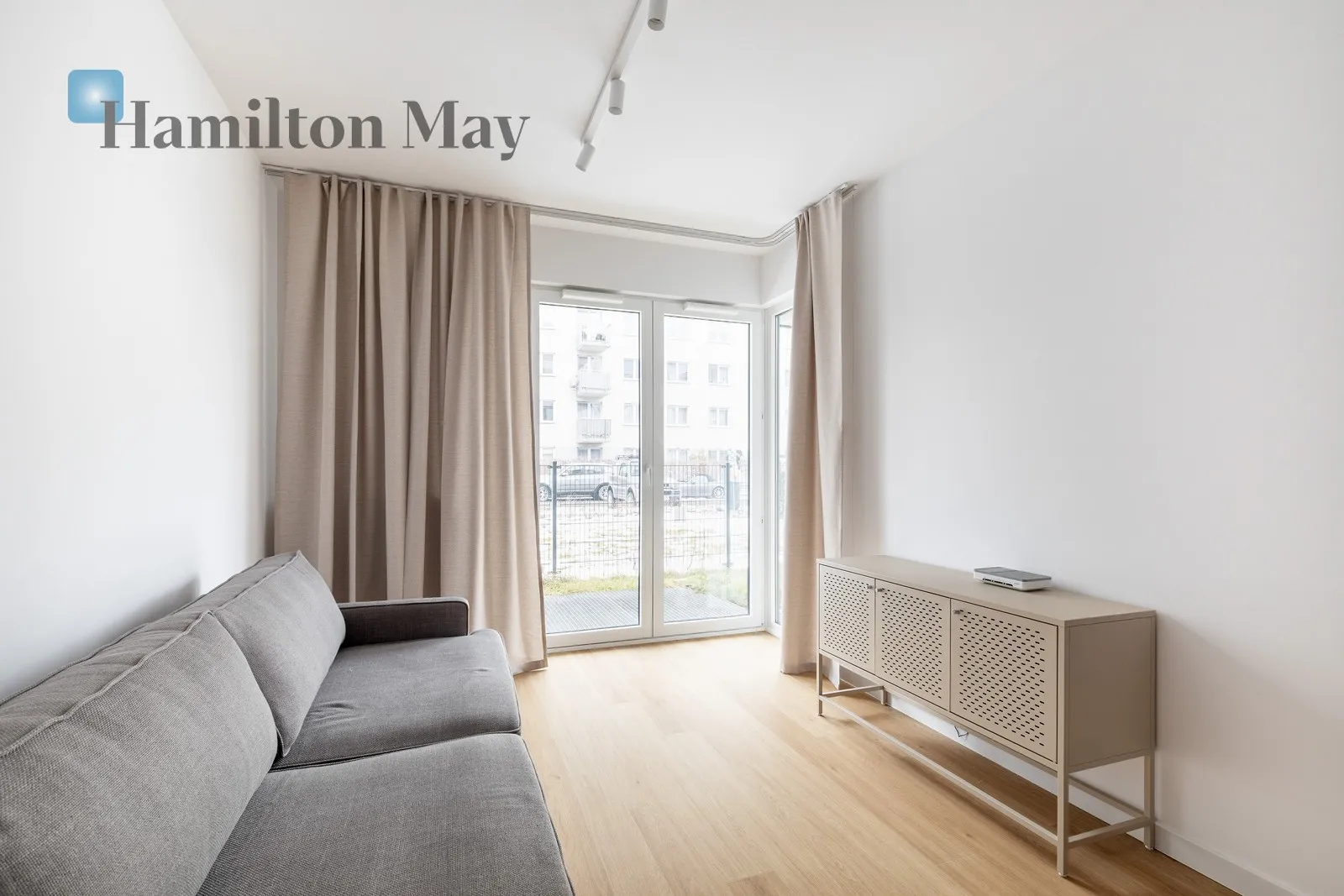 Bright and well-arranged 3 rooms | Terrace | Garden | Garage | Greenery around | 0% COMMISSION - slider