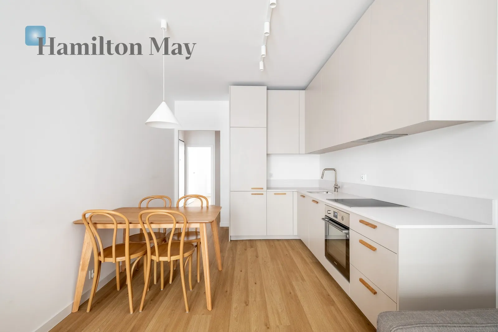 Bright and well-arranged 3 rooms | Terrace | Garden | Garage | Greenery around | 0% COMMISSION - slider