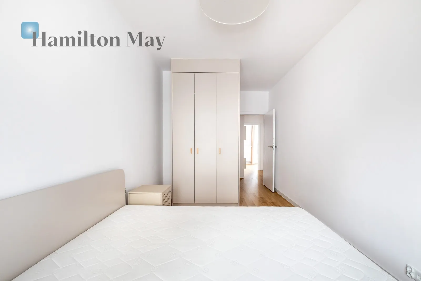 Bright and well-arranged 3 rooms | Terrace | Garden | Garage | Greenery around | 0% COMMISSION - slider