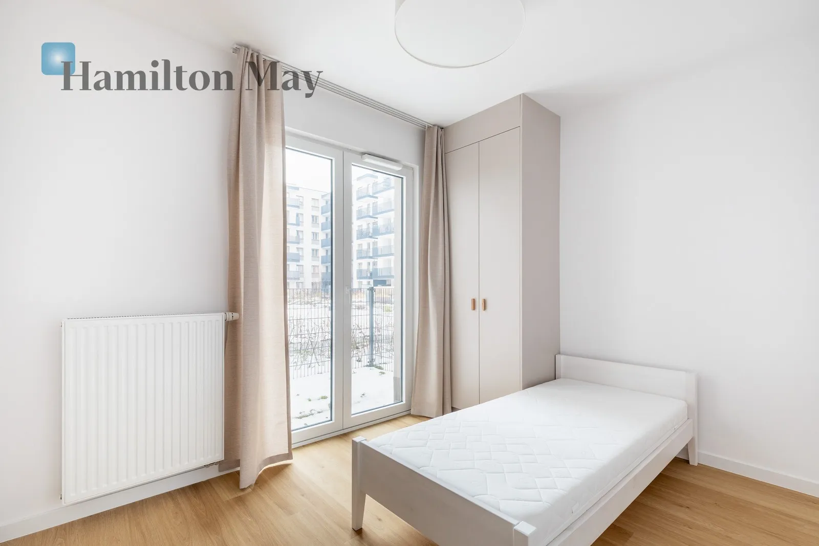 Bright and well-arranged 3 rooms | Terrace | Garden | Garage | Greenery around | 0% COMMISSION - slider