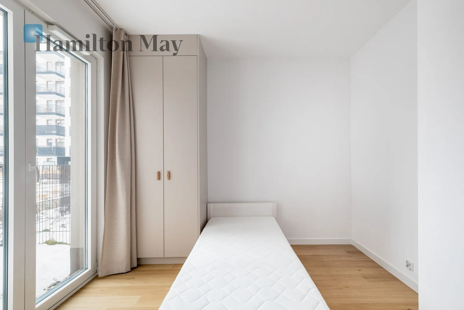 Bright and well-arranged 3 rooms | Terrace | Garden | Garage | Greenery around | 0% COMMISSION - slider