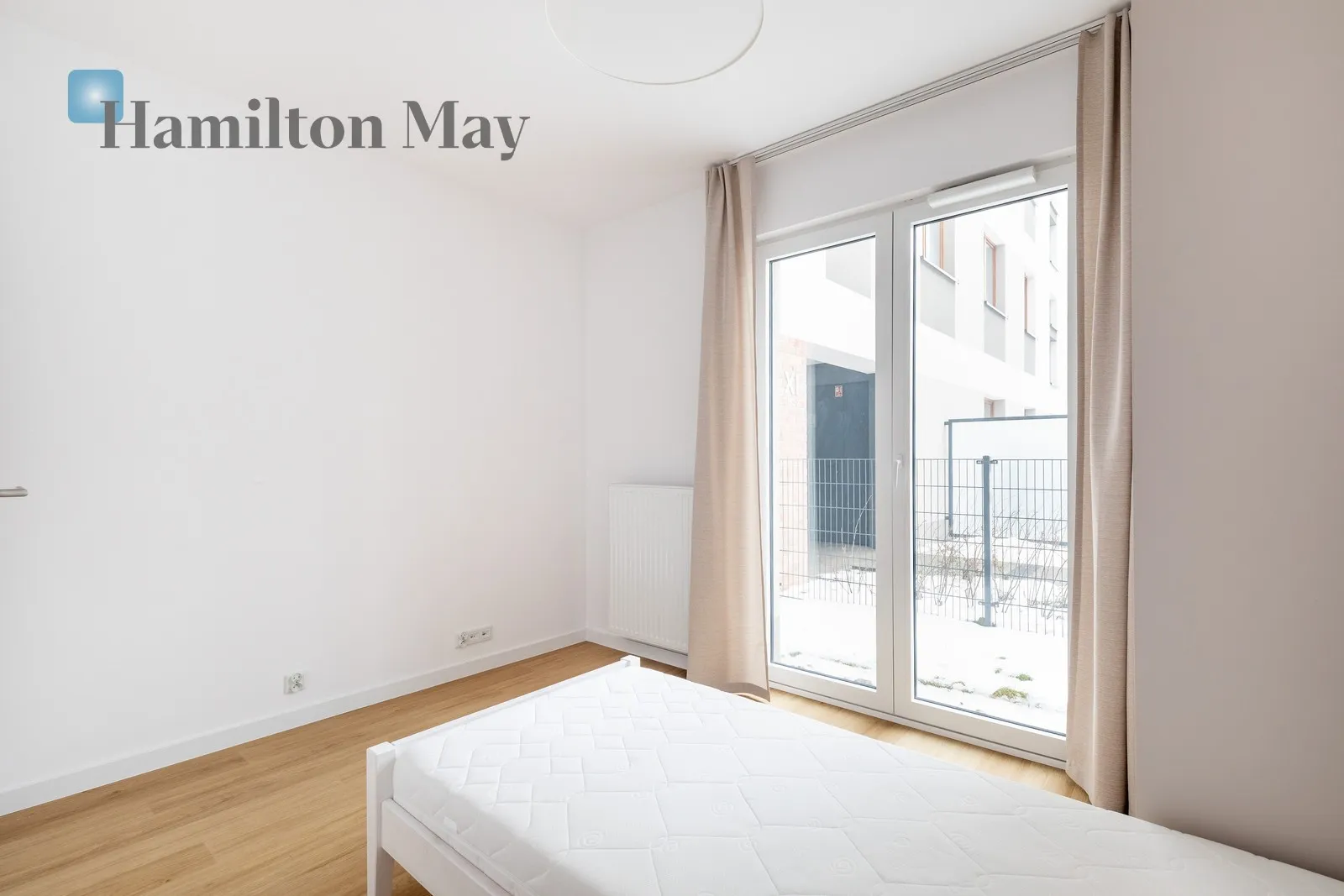 Bright and well-arranged 3 rooms | Terrace | Garden | Garage | Greenery around | 0% COMMISSION - slider