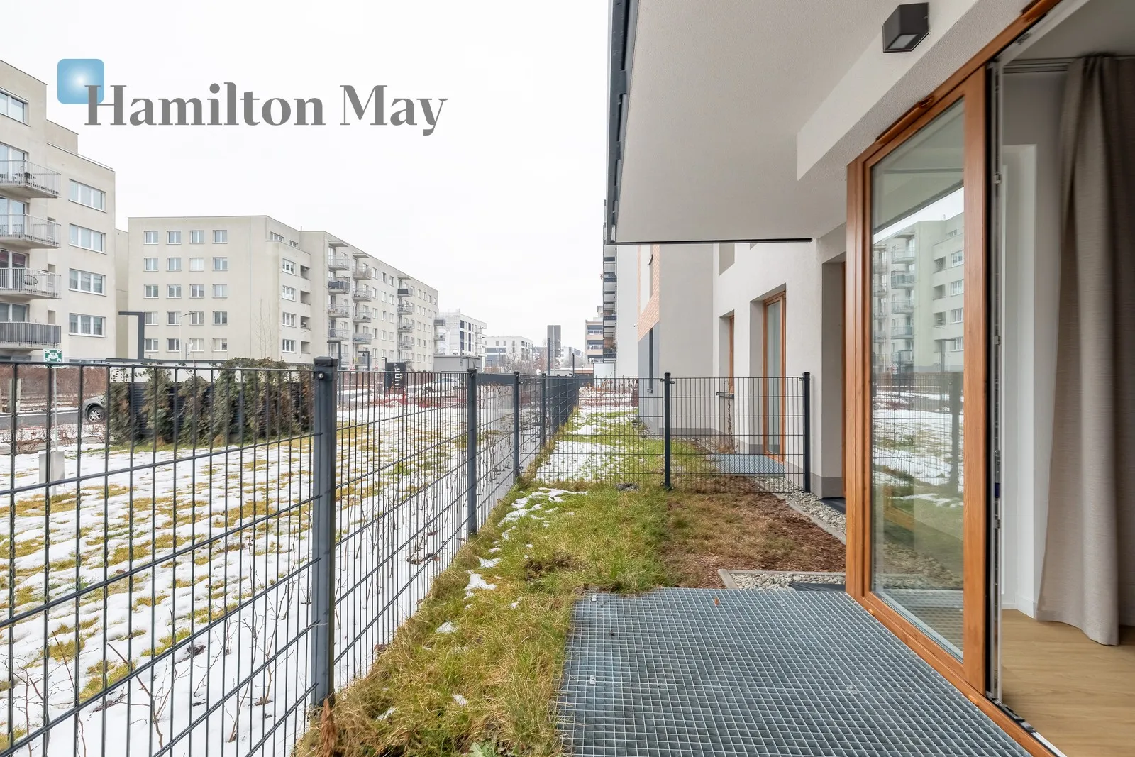 Bright and well-arranged 3 rooms | Terrace | Garden | Garage | Greenery around | 0% COMMISSION - slider