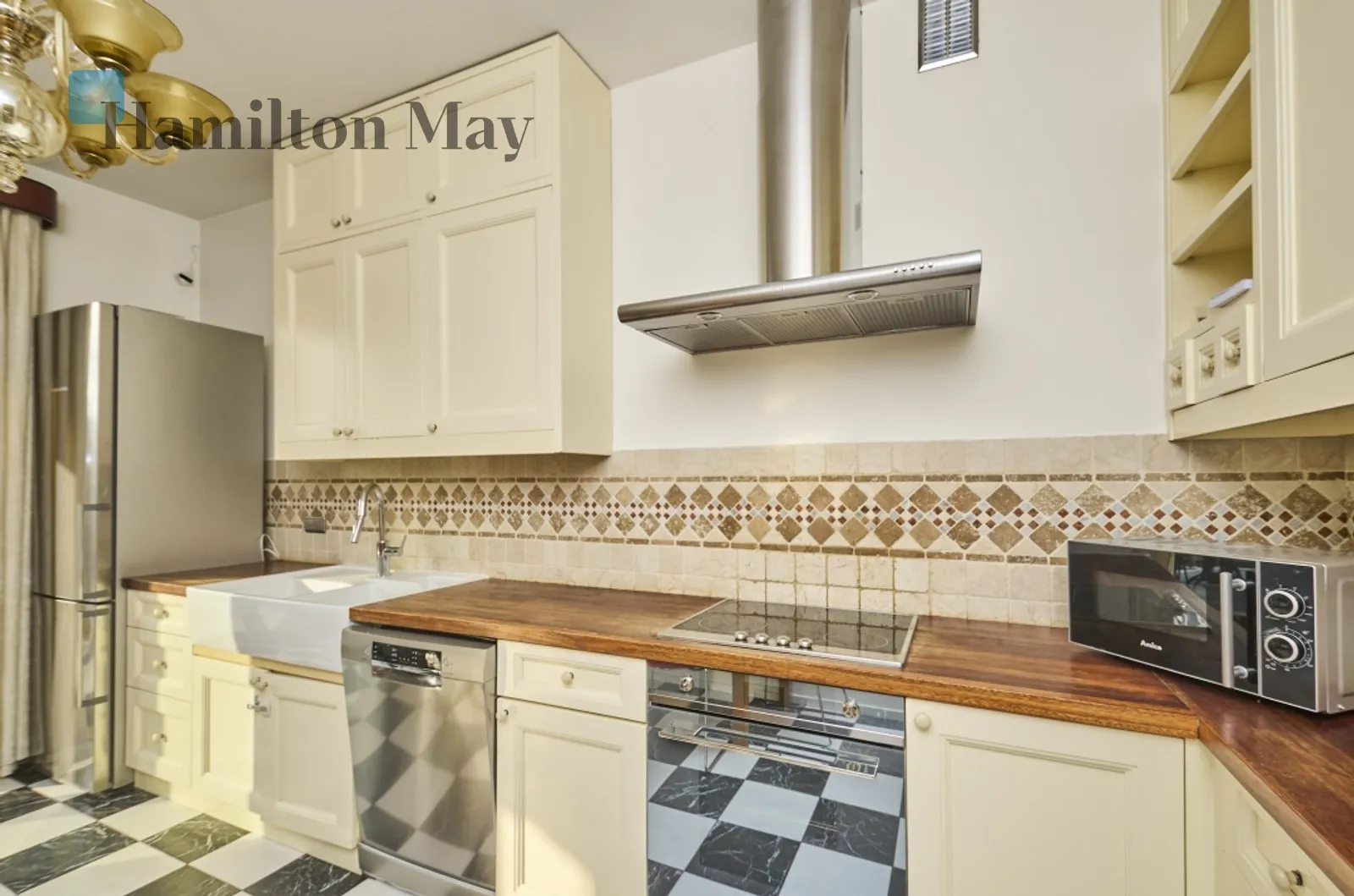 Простора квартира з терасою у Волі Юстовській - slider