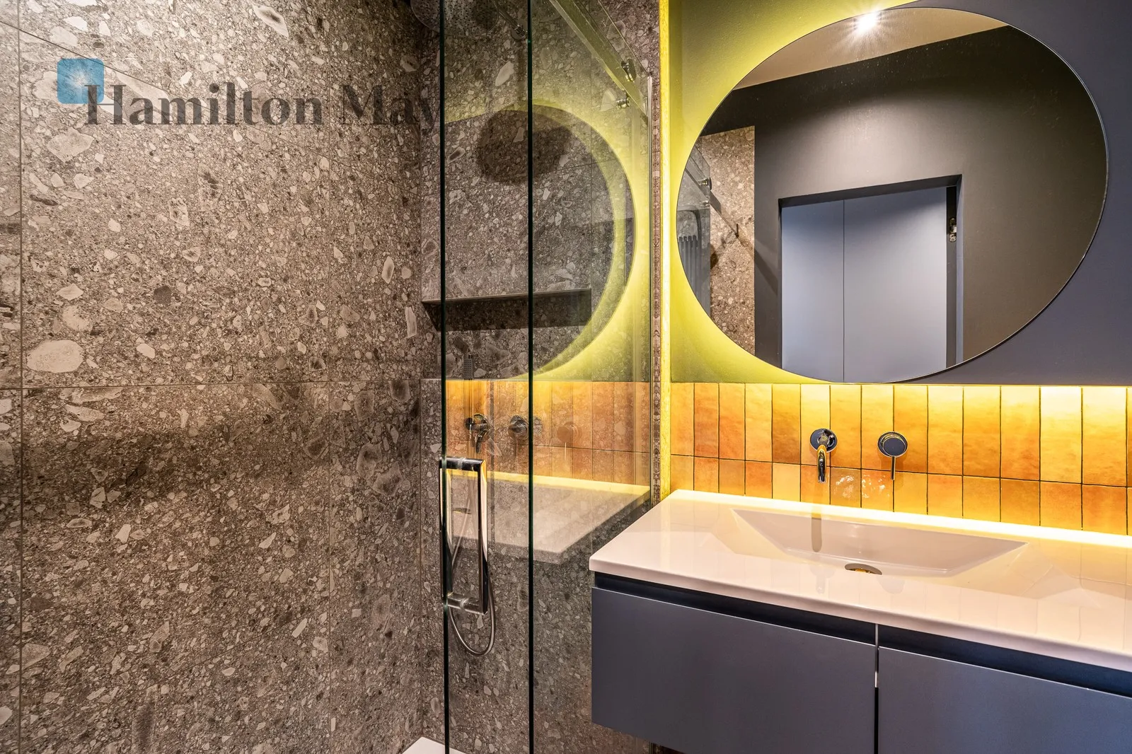 Modern apartment with loggia in NY Residence - slider