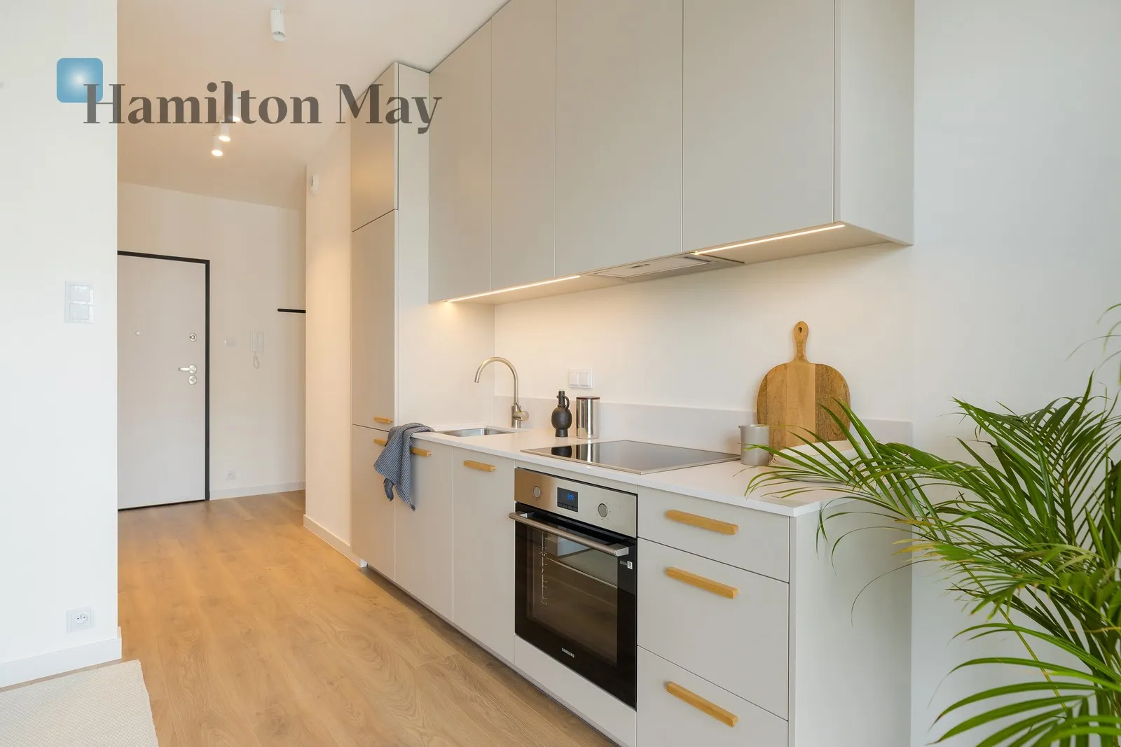 Street: Wschodu Słońca Region: Włochy Subregion: Raków Distance to centre: 5.73 km Level: 1 Price: 565000 PLN Bedrooms: 0 Bathrooms: 1 Size: 25m2 - slider