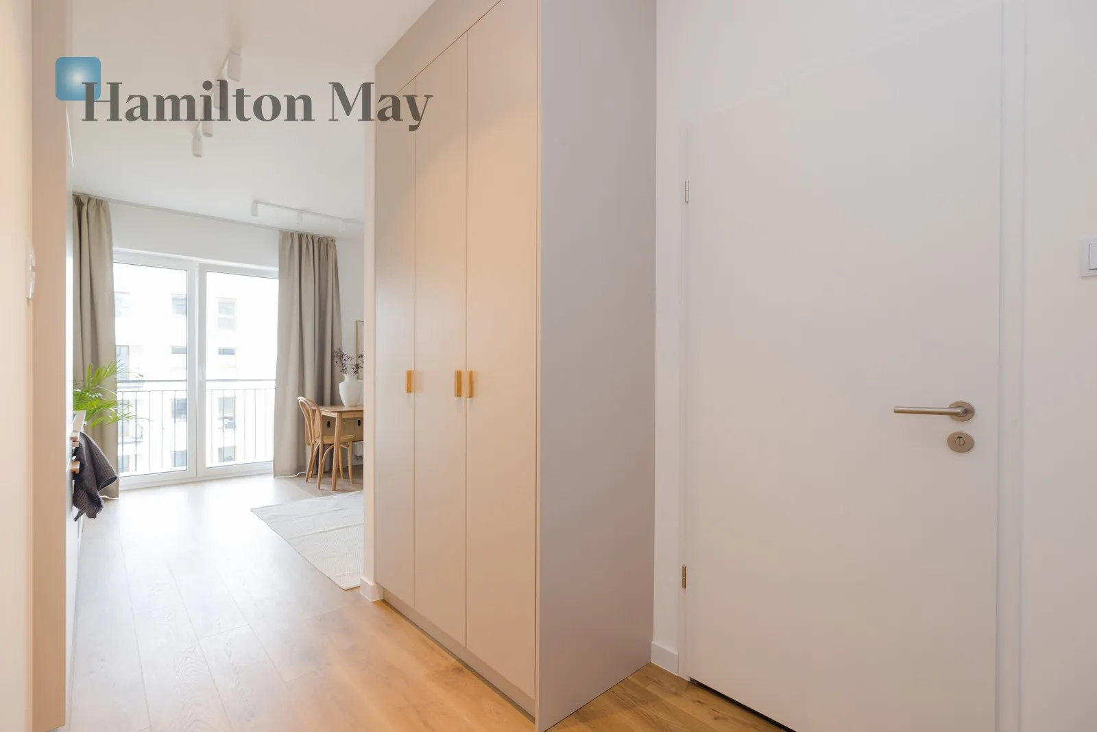 Street: Wschodu Słońca Region: Włochy Subregion: Raków Distance to centre: 5.73 km Level: 1 Price: 565000 PLN Bedrooms: 0 Bathrooms: 1 - slider