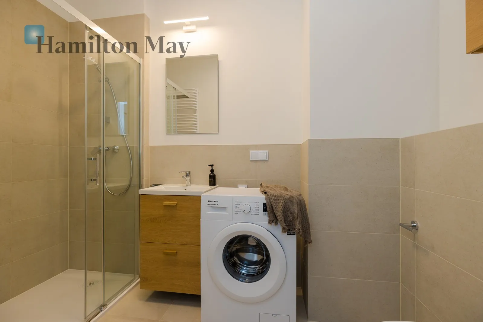 Region: Włochy Subregion: Raków Distance to centre: 5.73 km Level: 1 Price: 565000 PLN Bedrooms: 0 Bathrooms: 1 Size: 25m2 - slider