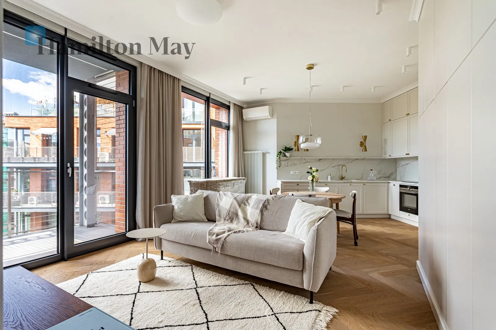 City: Warszawa Street: Plac Konesera Region: Praga-Północ Subregion: Szmulowizna Distance to centre: 3.57 km Level: 3 Price: 5900 PLN Bedrooms: 1 Bathrooms: 1 Size: 57m2 - slider
