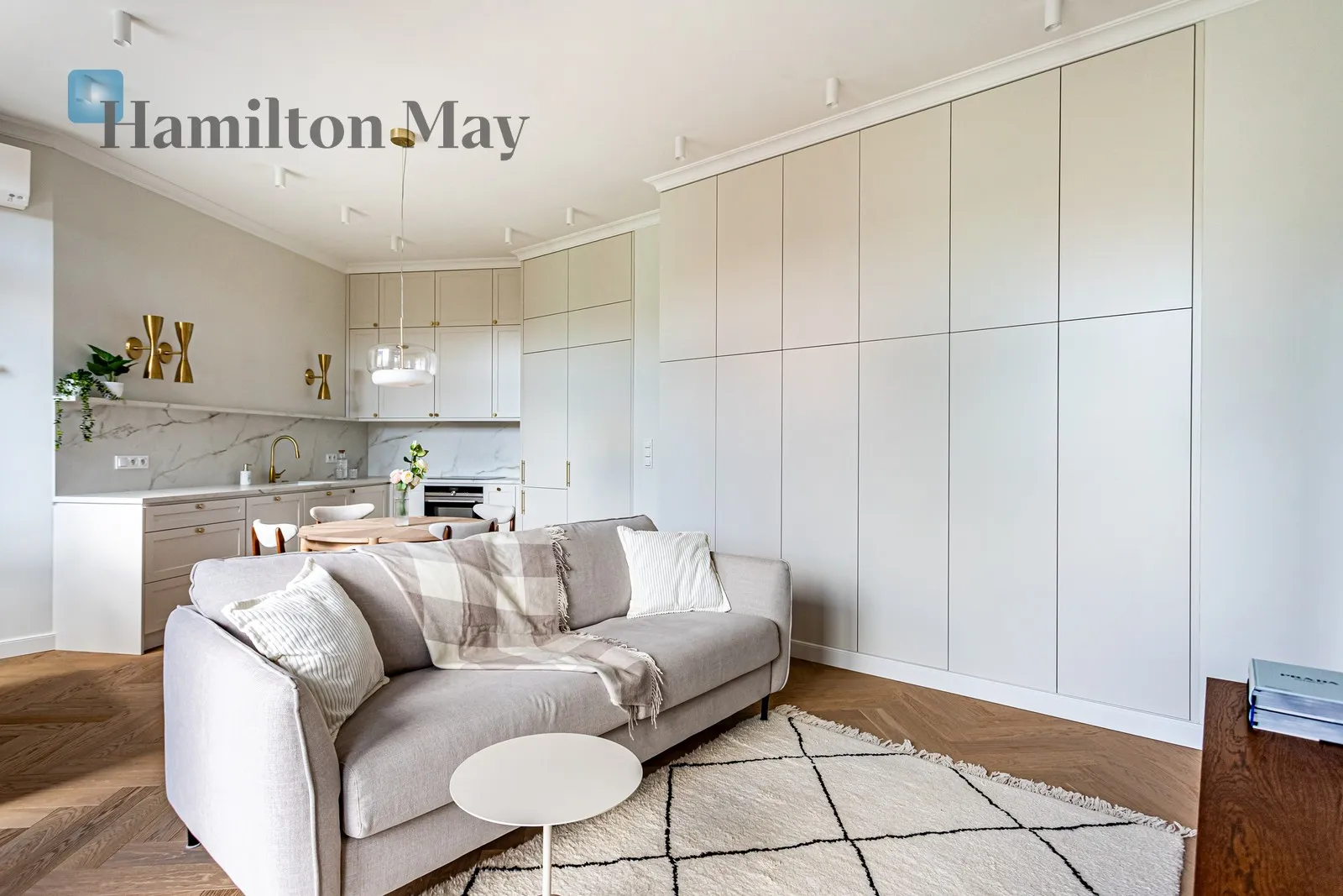 City: Warszawa Street: Plac Konesera Region: Praga-Północ Subregion: Szmulowizna Distance to centre: 3.57 km Level: 3 Price: 5900 PLN Bedrooms: 1 Bathrooms: 1 Size: 57m2 Price/m2: 104 PLN - slider