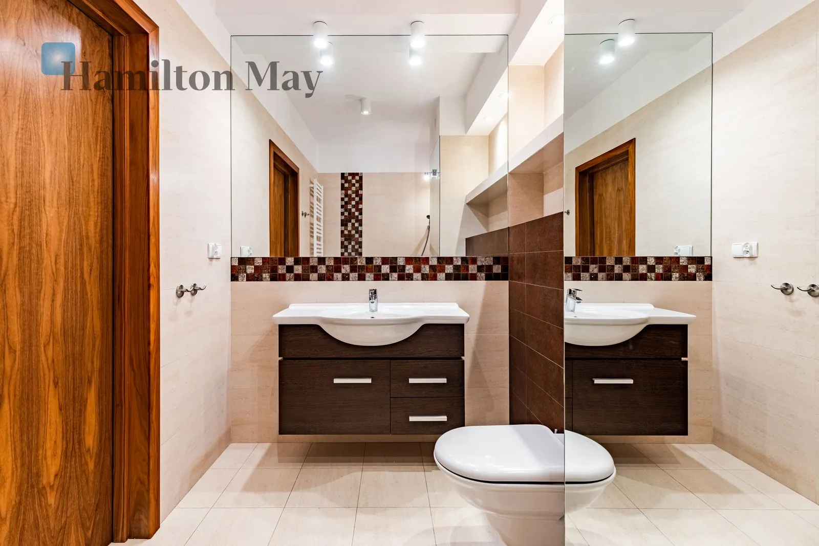 Region: Mokotów Subregion: Stary Mokotów Distance to centre: 2.91 km Level: 2 Price: 16000 PLN Bedrooms: 3 Bathrooms: 2 - slider