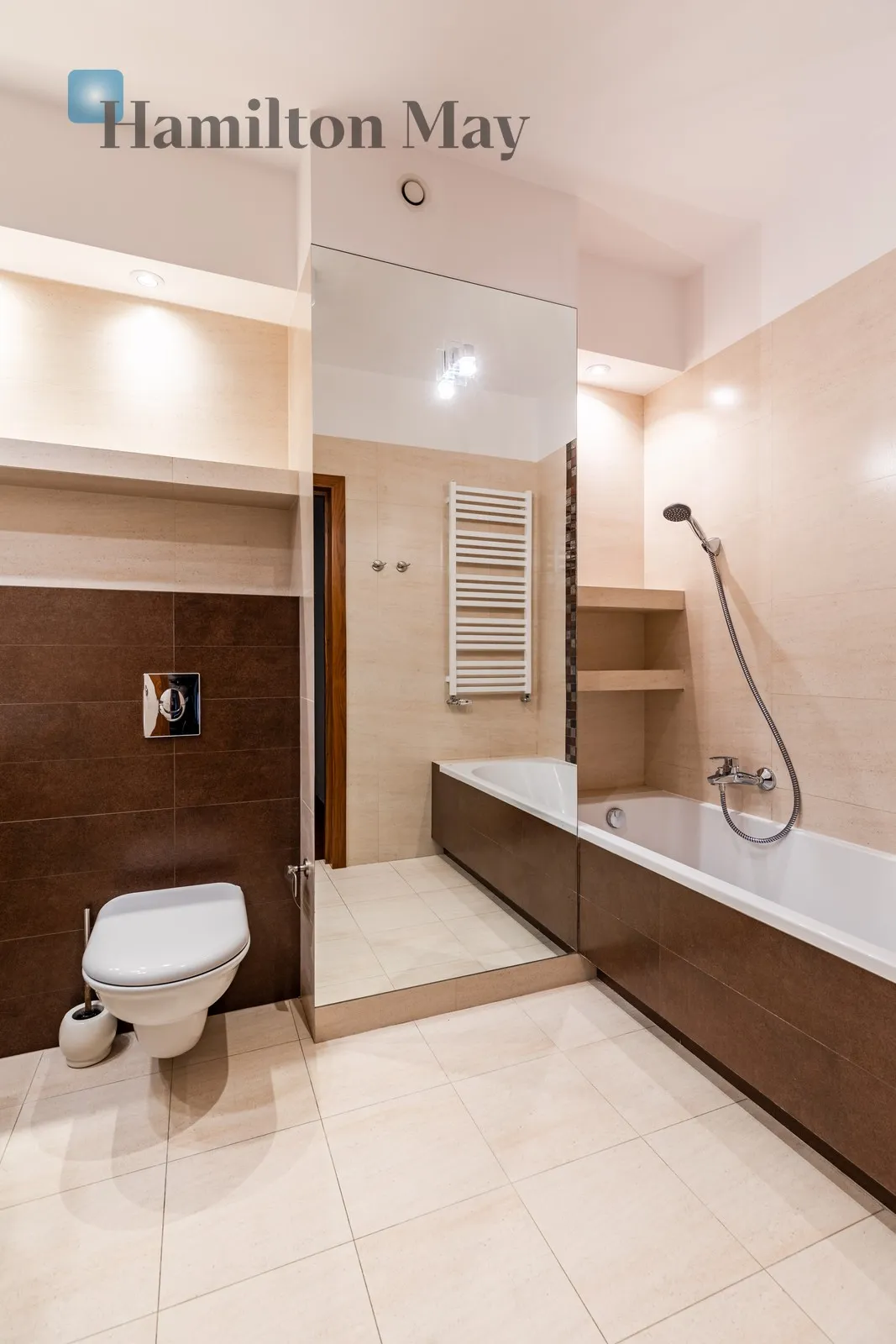 Subregion: Stary Mokotów Distance to centre: 2.91 km Level: 2 Price: 16000 PLN Bedrooms: 3 Bathrooms: 2 Size: 120m2 - slider
