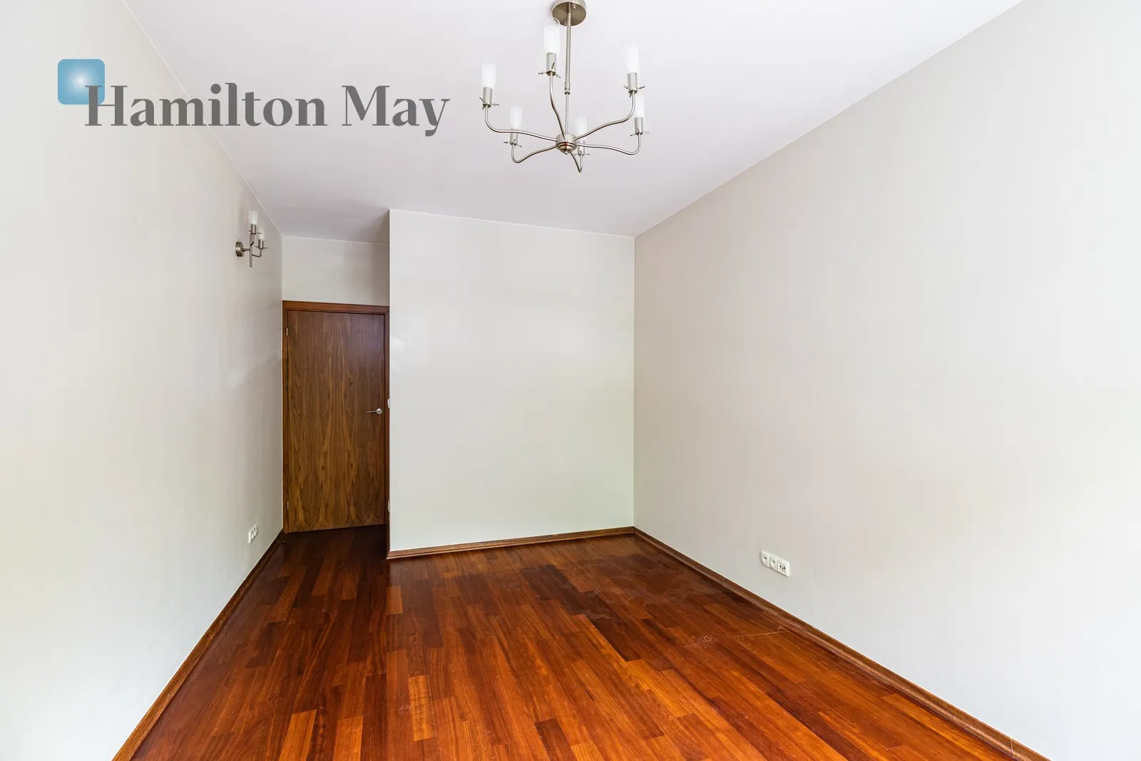 Street: Ludwika Narbutta Region: Mokotów Subregion: Stary Mokotów Distance to centre: 2.91 km Level: 2 Price: 16000 PLN Bedrooms: 3 - slider