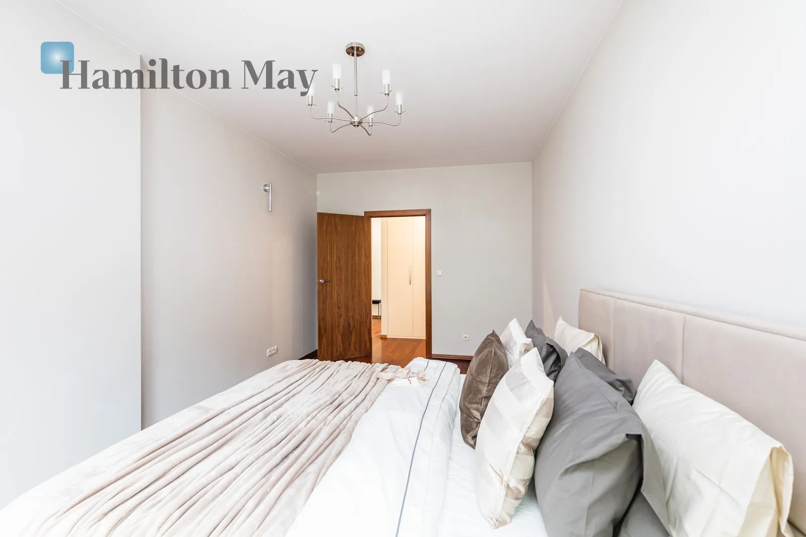 Subregion: Stary Mokotów Distance to centre: 2.91 km Level: 2 Price: 16000 PLN Bedrooms: 3 Bathrooms: 2 Size: 120m2 Price/m2: 133 PLN - slider
