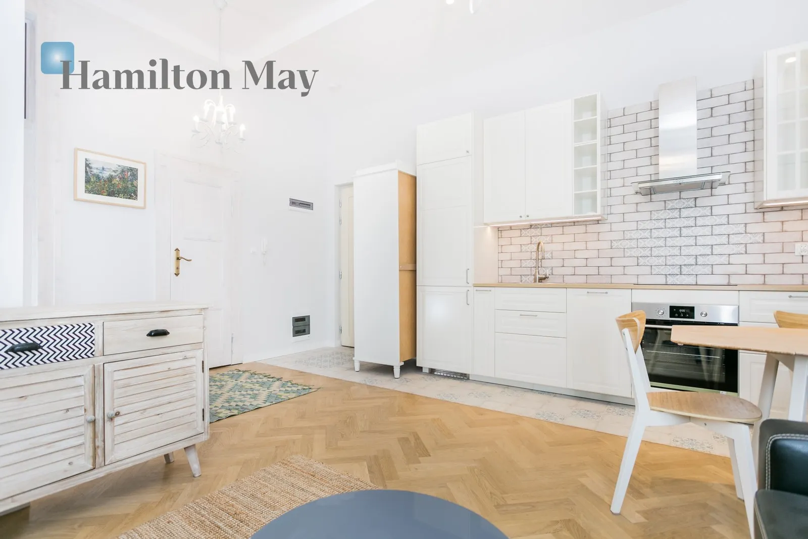 City: Kraków Street: Topolowa Region: Grzegórzki Subregion: Wesoła Distance to centre: 1.45 km Level: 2 Price: 2900 PLN Bedrooms: 1 Bathrooms: 1 Size: 39m2 - slider