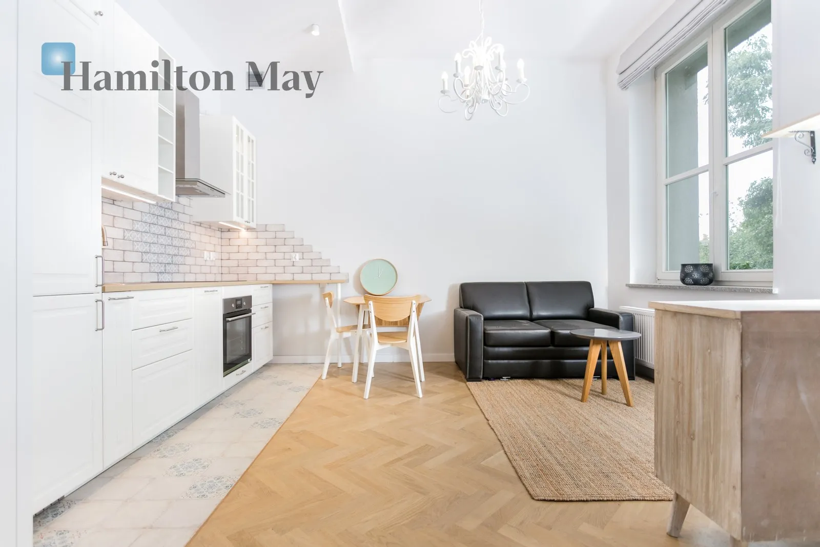 Street: Topolowa Region: Grzegórzki Subregion: Wesoła Distance to centre: 1.45 km Level: 2 Price: 2900 PLN Bedrooms: 1 Bathrooms: 1 Size: 39m2 - slider