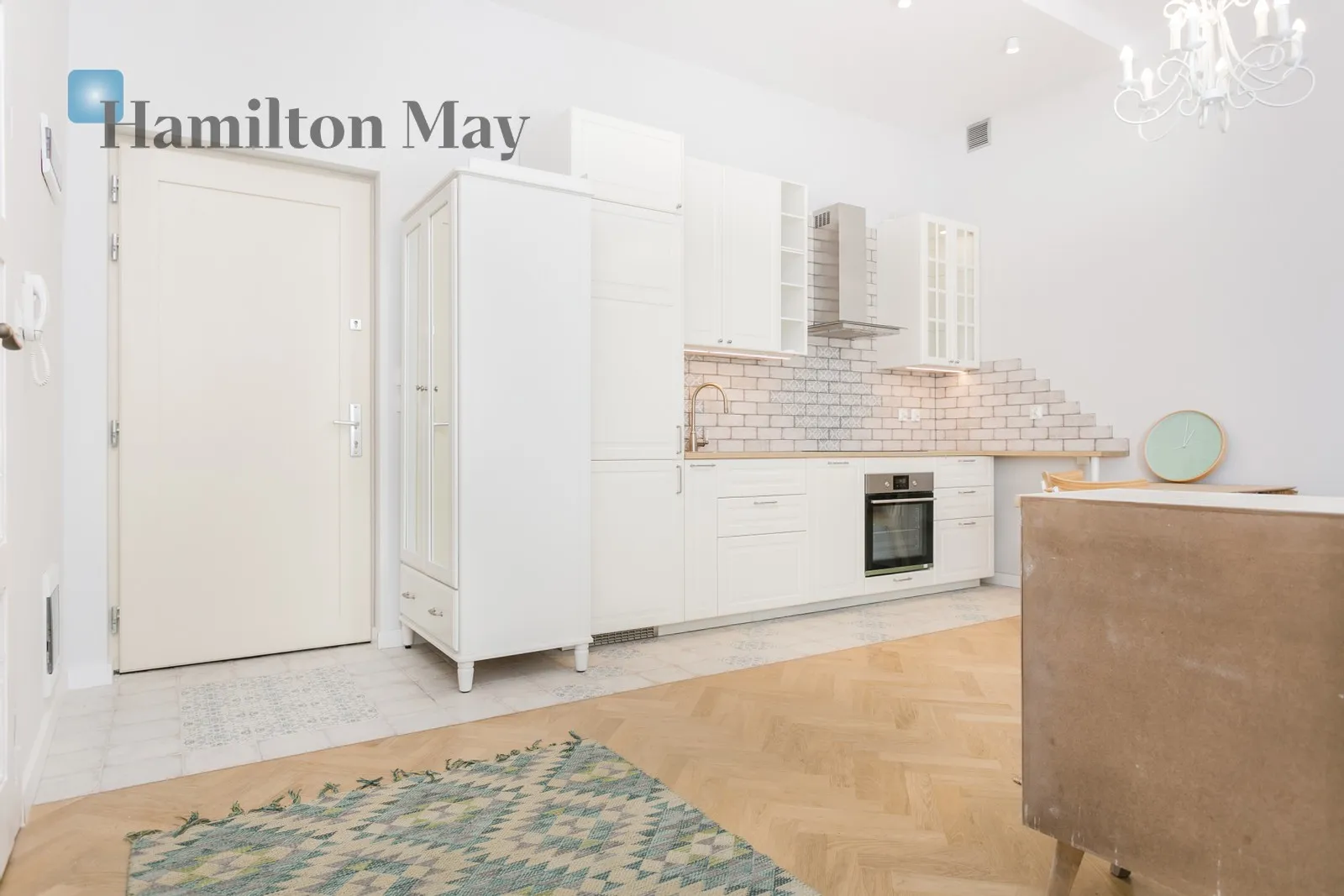 City: Kraków Street: Topolowa Region: Grzegórzki Subregion: Wesoła Distance to centre: 1.45 km Level: 2 Price: 2900 PLN Bedrooms: 1 - slider