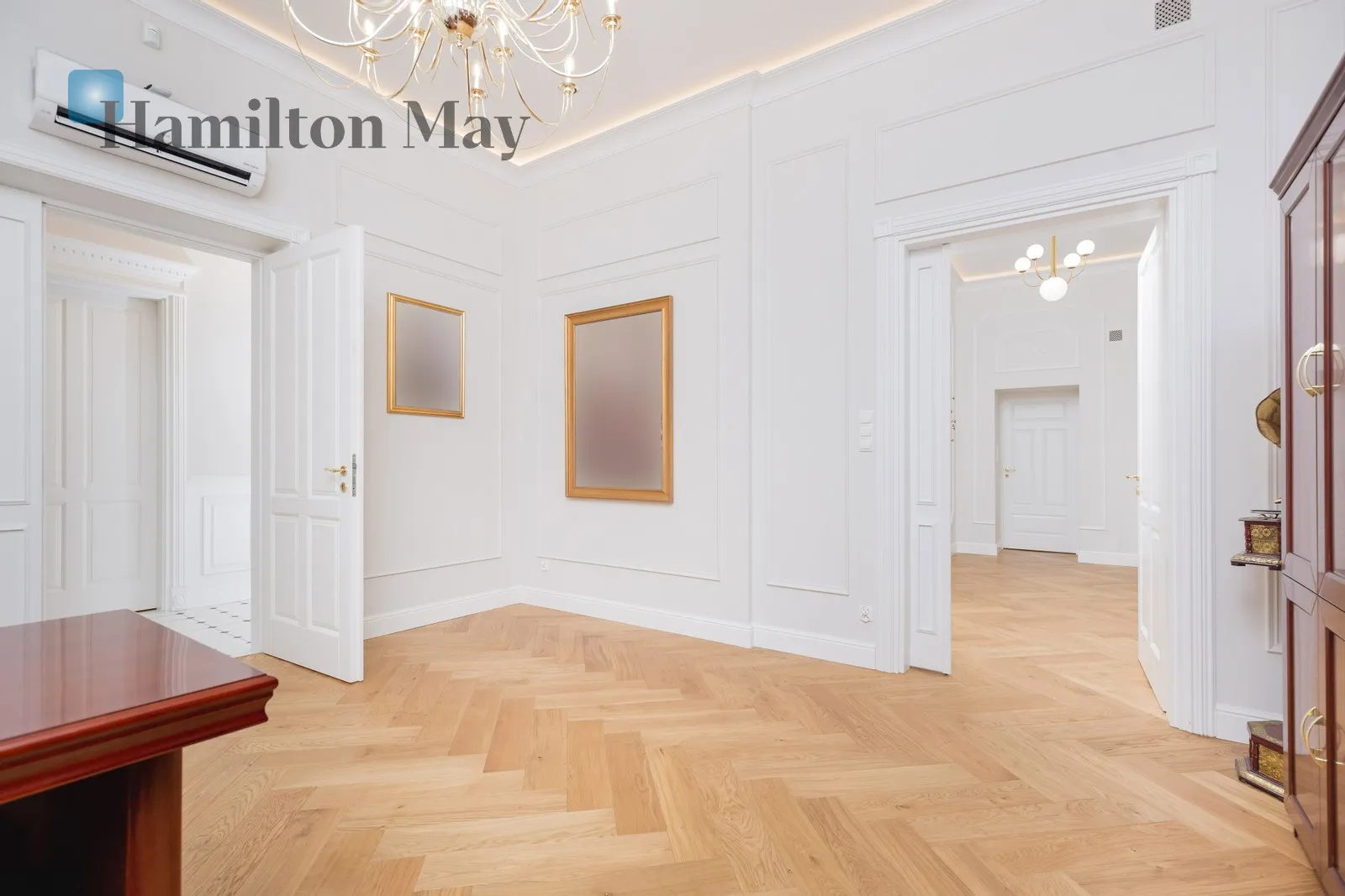 Distance to centre: 2.36 km Price: 20000 PLN Bedrooms: 3 Bathrooms: 2 Plot size: 617m2 - slider