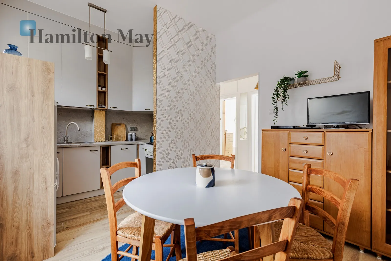 City: Warszawa Street: Seweryna Goszczyńskiego Region: Mokotów Subregion: Stary Mokotów Distance to centre: 3.87 km Price: 2750 PLN Bedrooms: 1 Bathrooms: 1 Size: 41m2 Price/m2: 67 PLN - slider