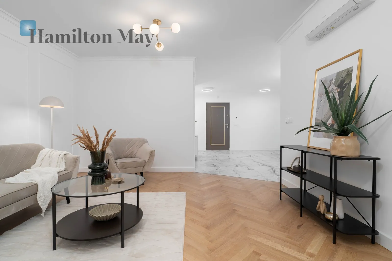 A unique apartment on Platy Street with a balcony, in the heart of Krakow - slider