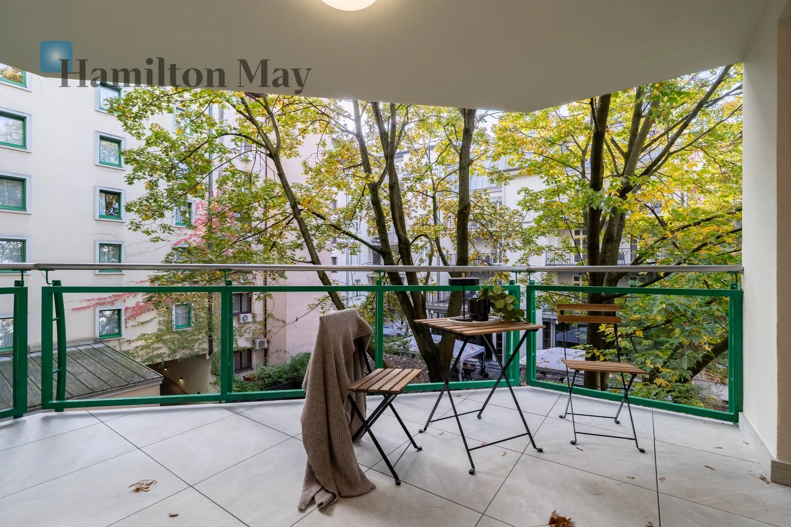 A unique apartment on Platy Street with a balcony, in the heart of Krakow - slider